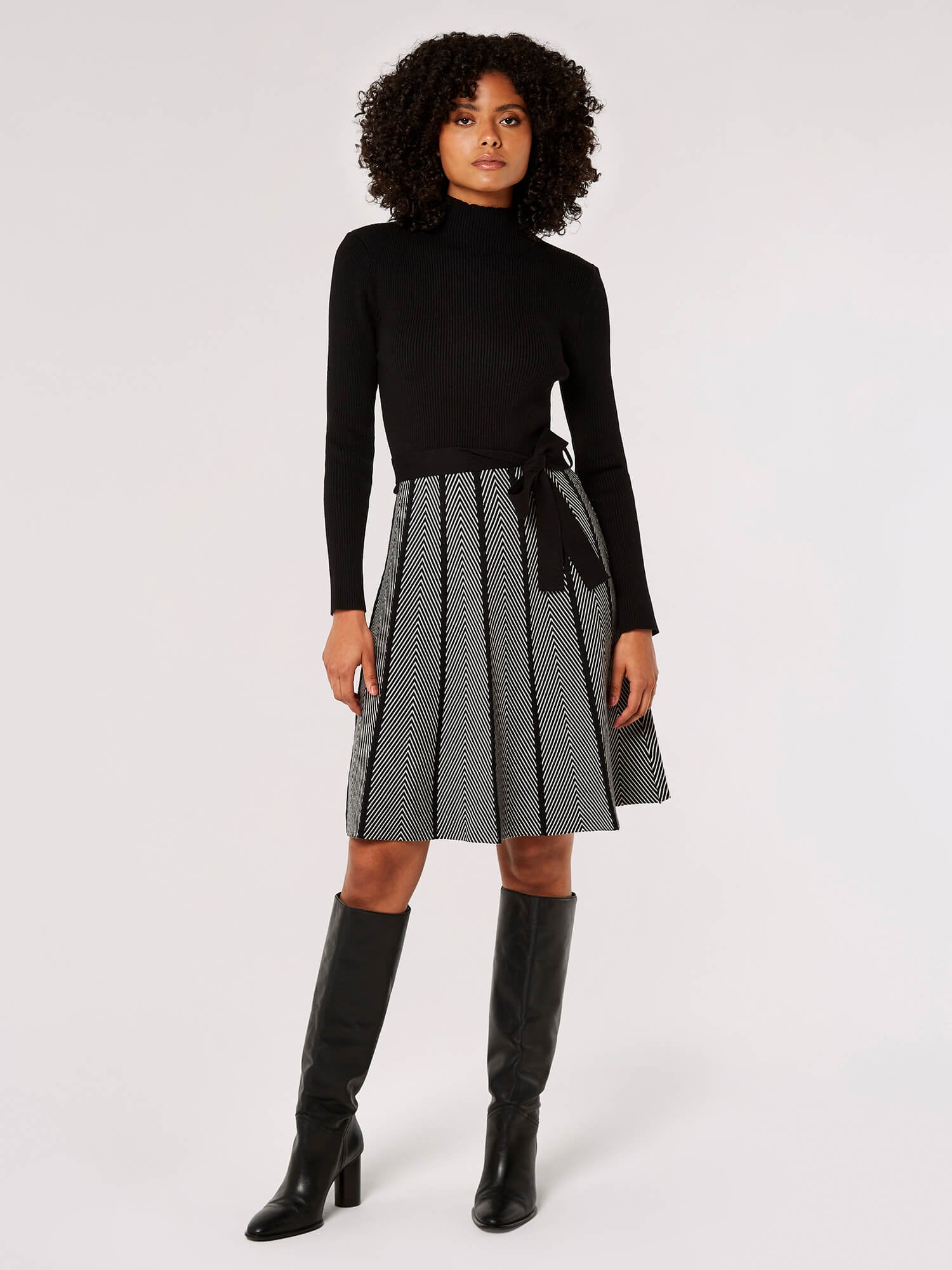 Apricot Minikleid »Minikleid« 2 tlg. mit Rock mit Chevron Muster