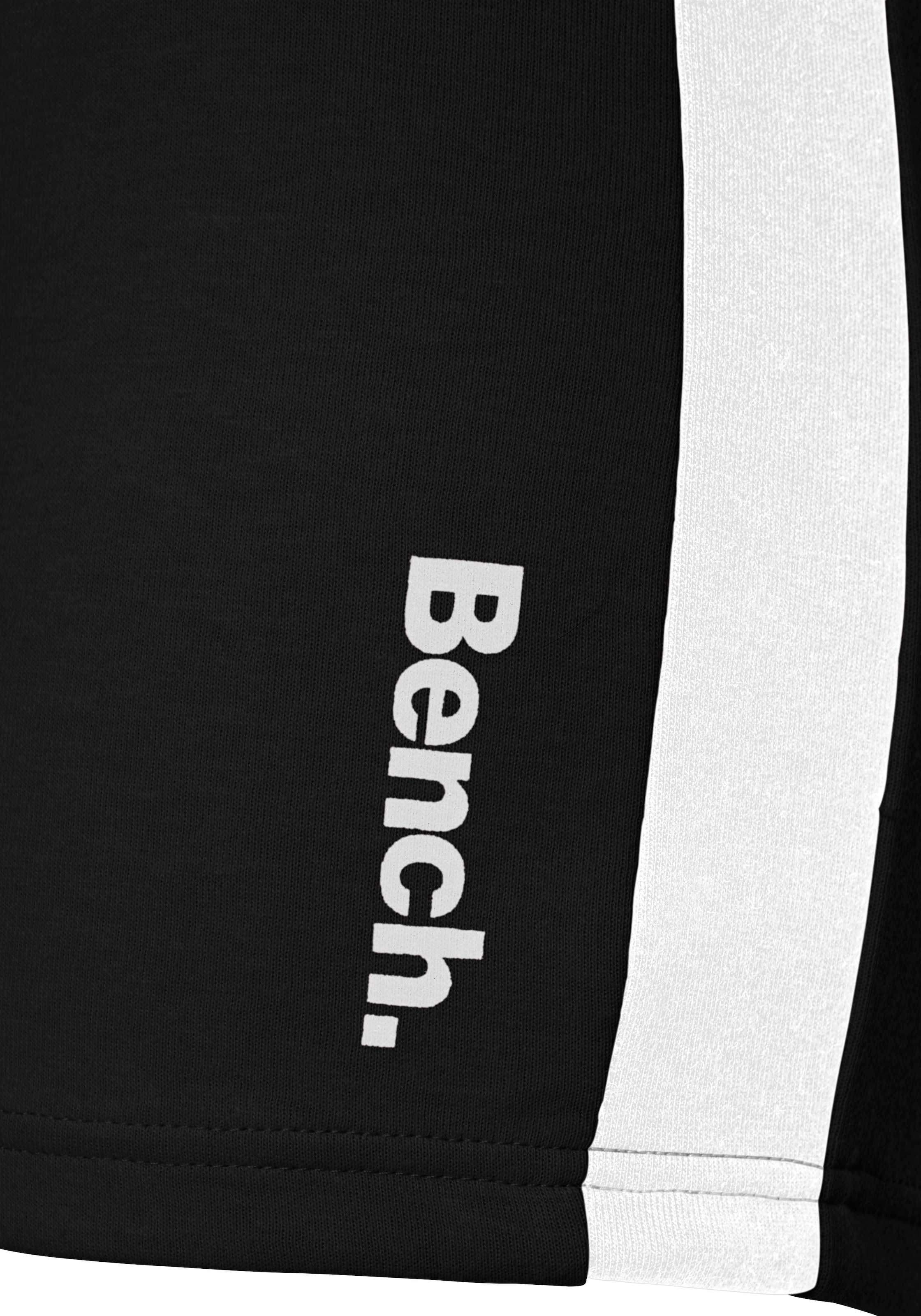 Bench. Loungewear Relaxshorts, mit Seitenstreifen, Loungewear