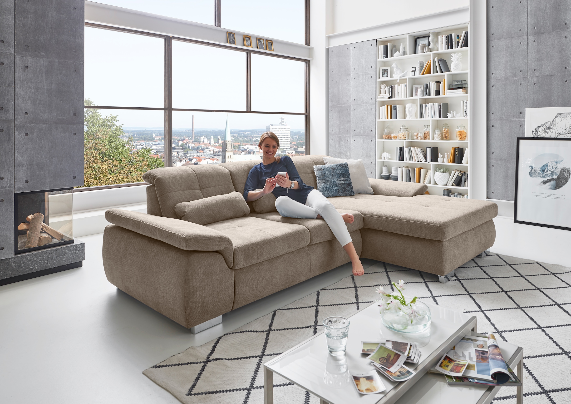 Die PlanBar Ecksofa »MP-IN16037 L-Form mit Kaltschaum-Polsterung«, mit Sitztiefenverstellung & Zierkissen