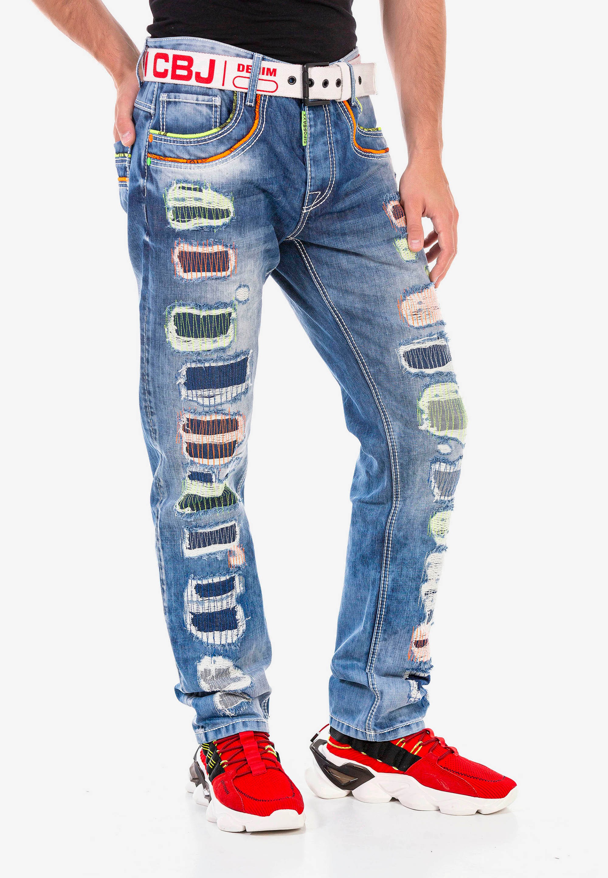 Cipo & Baxx Straight-Jeans, mit farbigen Destroyed-Details