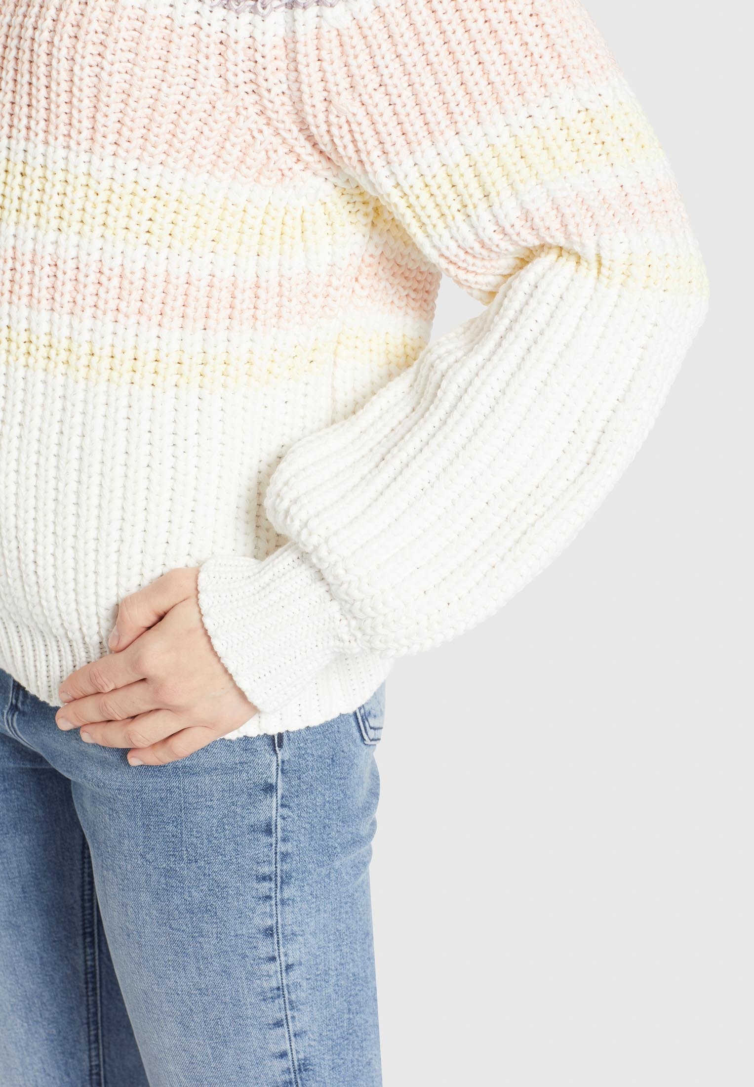 khujo Strickpullover »HINATA«, aus Grobstrick mit Color Blocking
