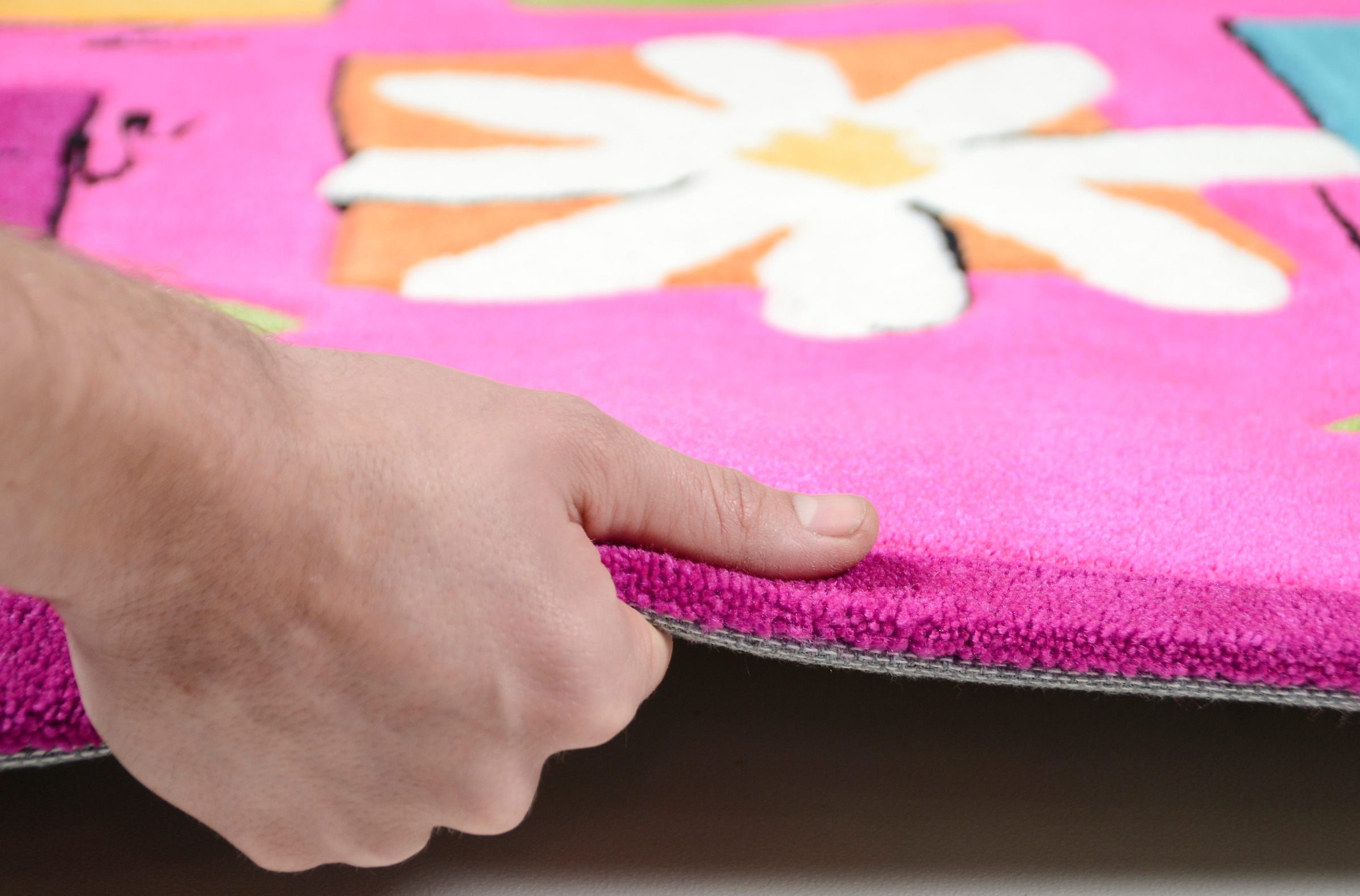 THEKO Kinderteppich »Wunderland«, rechteckig, 14 mm Höhe, Kurzflor, Motiv Blumen, handgearbeiteter Reliefschnitt