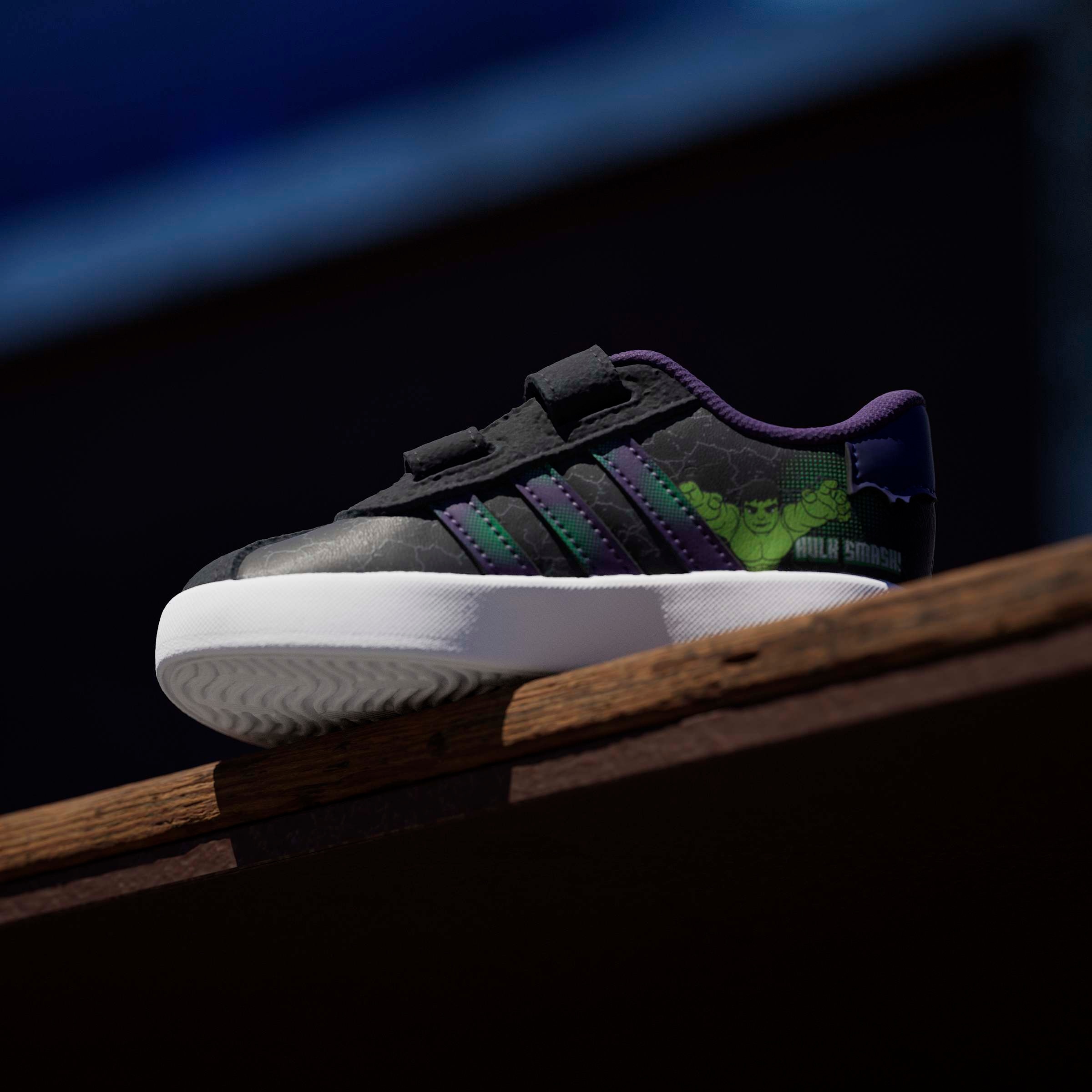 adidas Sportswear Sneaker »ADIDAS MARVEL SPIDER-MAN VL COURT 3.0 KIDS«  Design auf den Spuren des adidas Samba, für Kinder