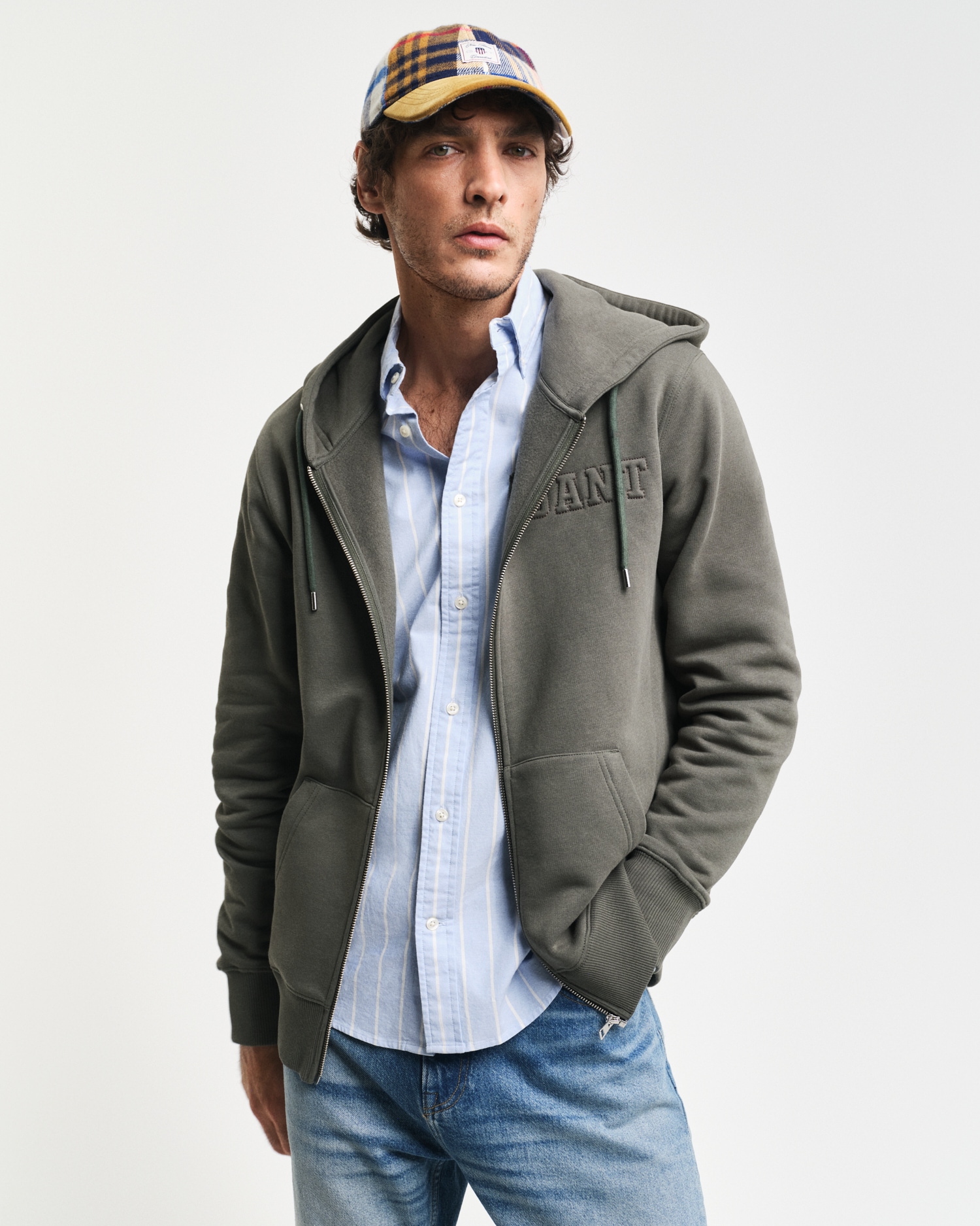 Gant Kapuzensweatjacke "EMBOSSED FULL-ZIP HOODIE", eine erhabene GANT-Grafi günstig online kaufen