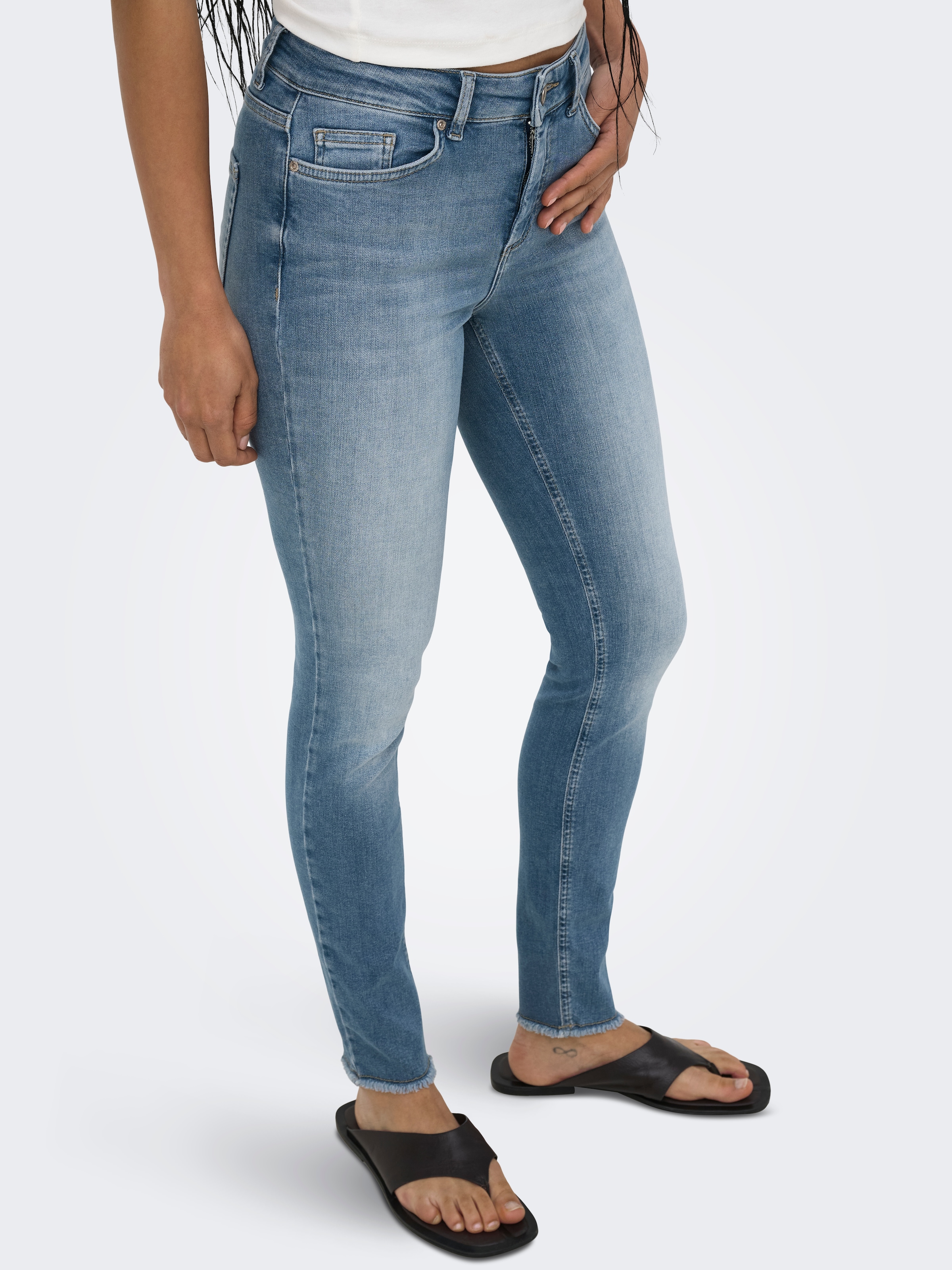 ONLY Skinny-fit-Jeans "ONLBLUSH MID SK ANK RW DNM REA363" Baumwollmischung, skinny fit