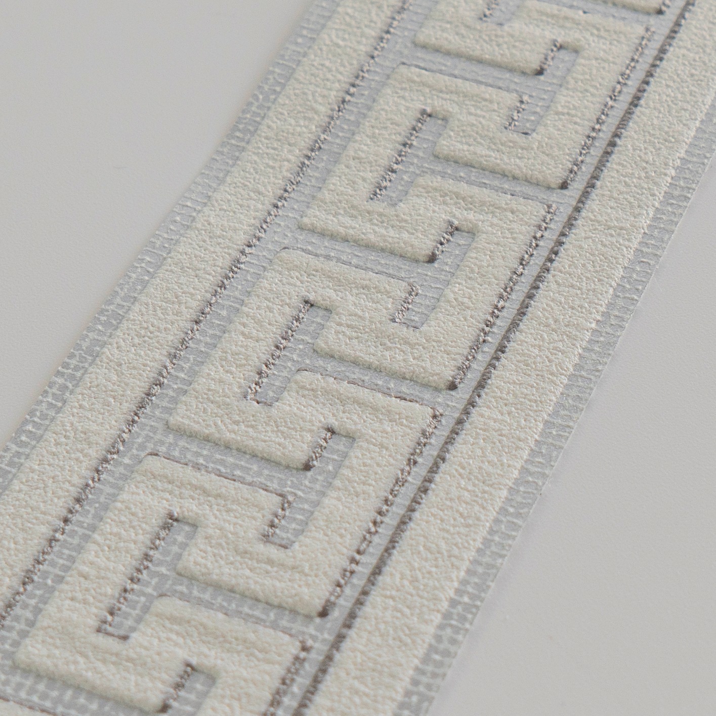 A.S. Création Bordüre »Only Borders« Antikoptik | geometrisch | grafisch aufgeschäumt Bordüre Grafik Metallic geometrisch Mäander selbstklebend modern Optik