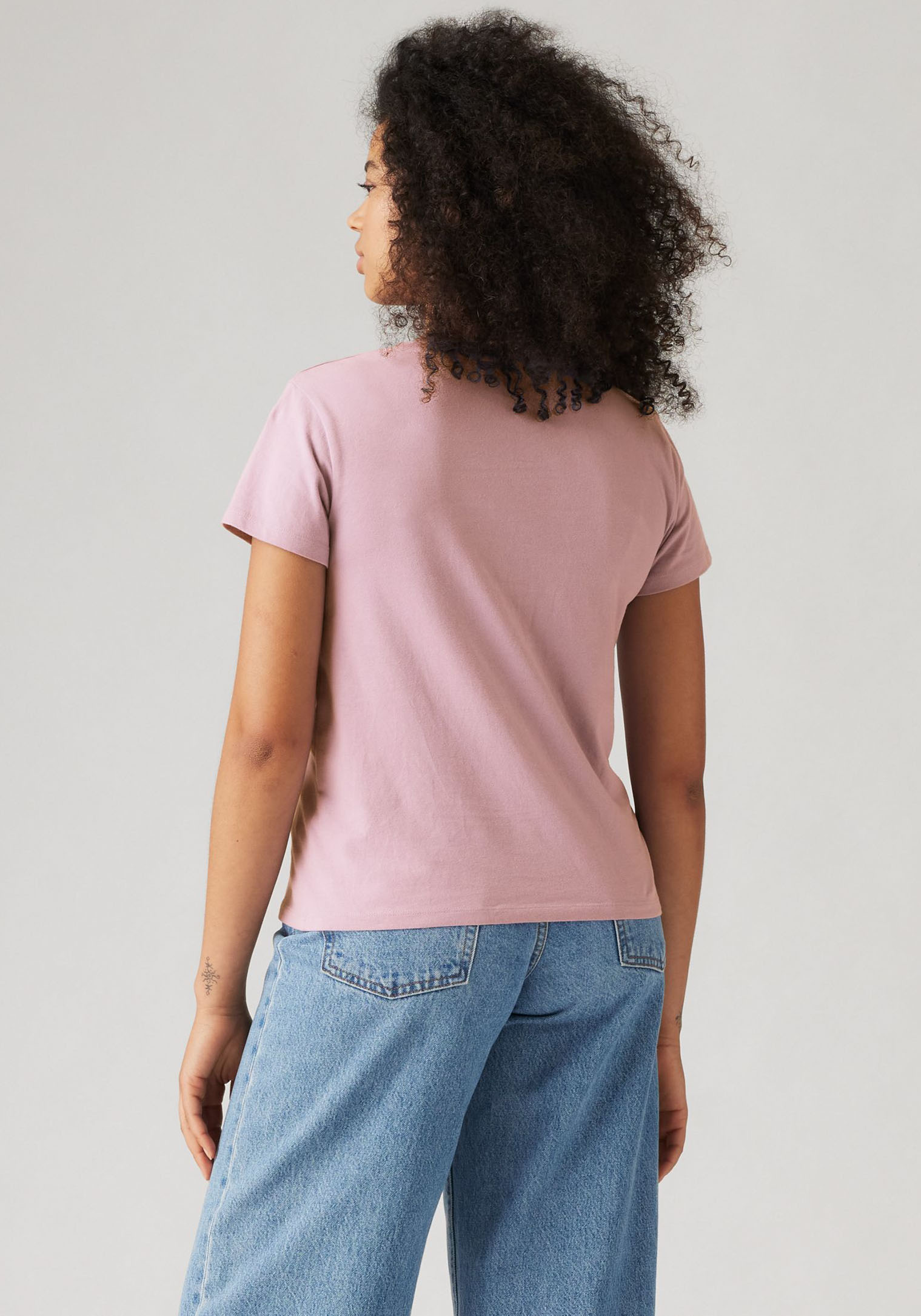 Thumbnail - Levis V-Shirt "Perfect Tee", mit kleinem Batwing- Logo