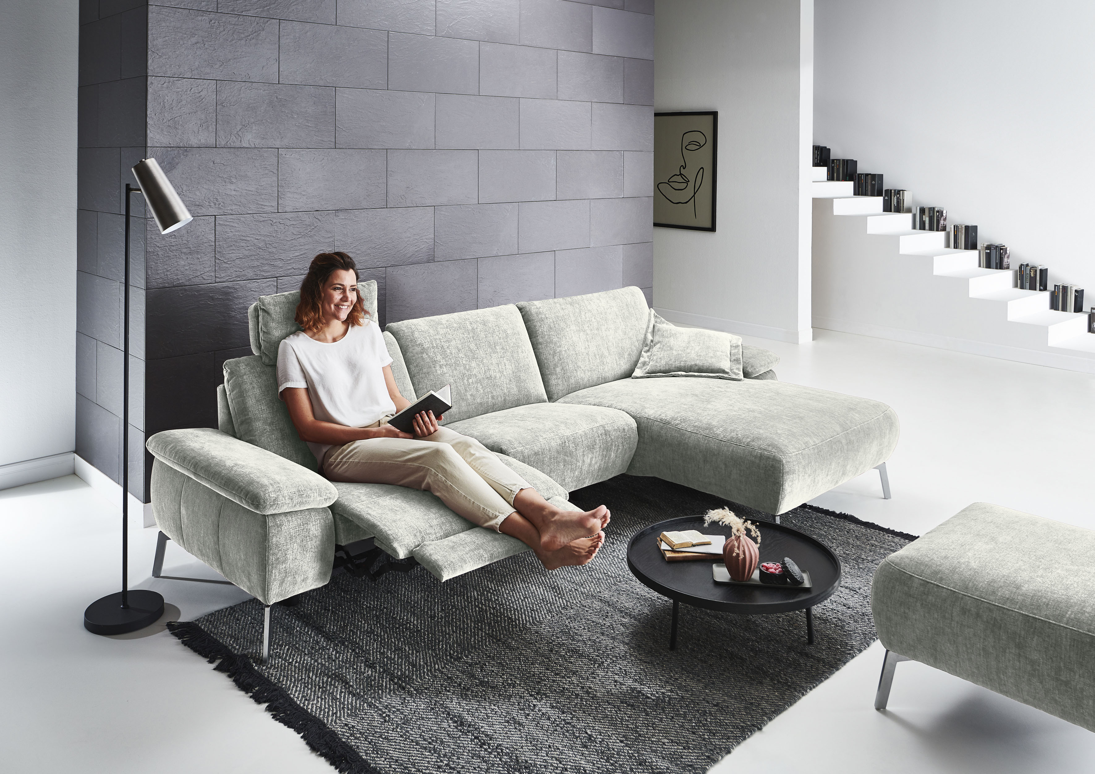 Home affaire Ecksofa "Bellini bequem, Breite 297cm, Federkernunterfederung, L-Form" teilmotorische Relaxfunktion an 1 Element, klappbare Armlehnen