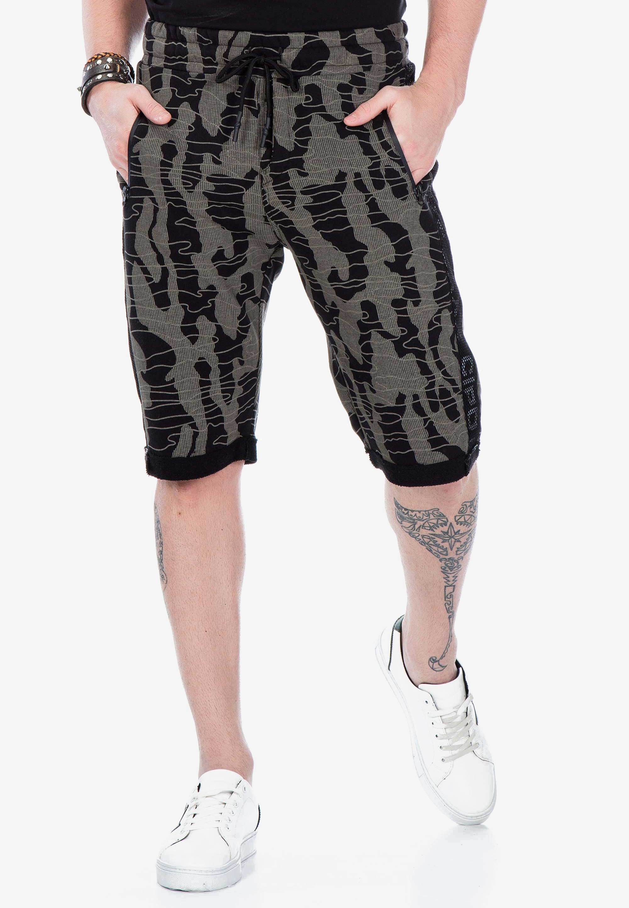 Cipo & Baxx Shorts in lässiger Tarnmuster-Optik