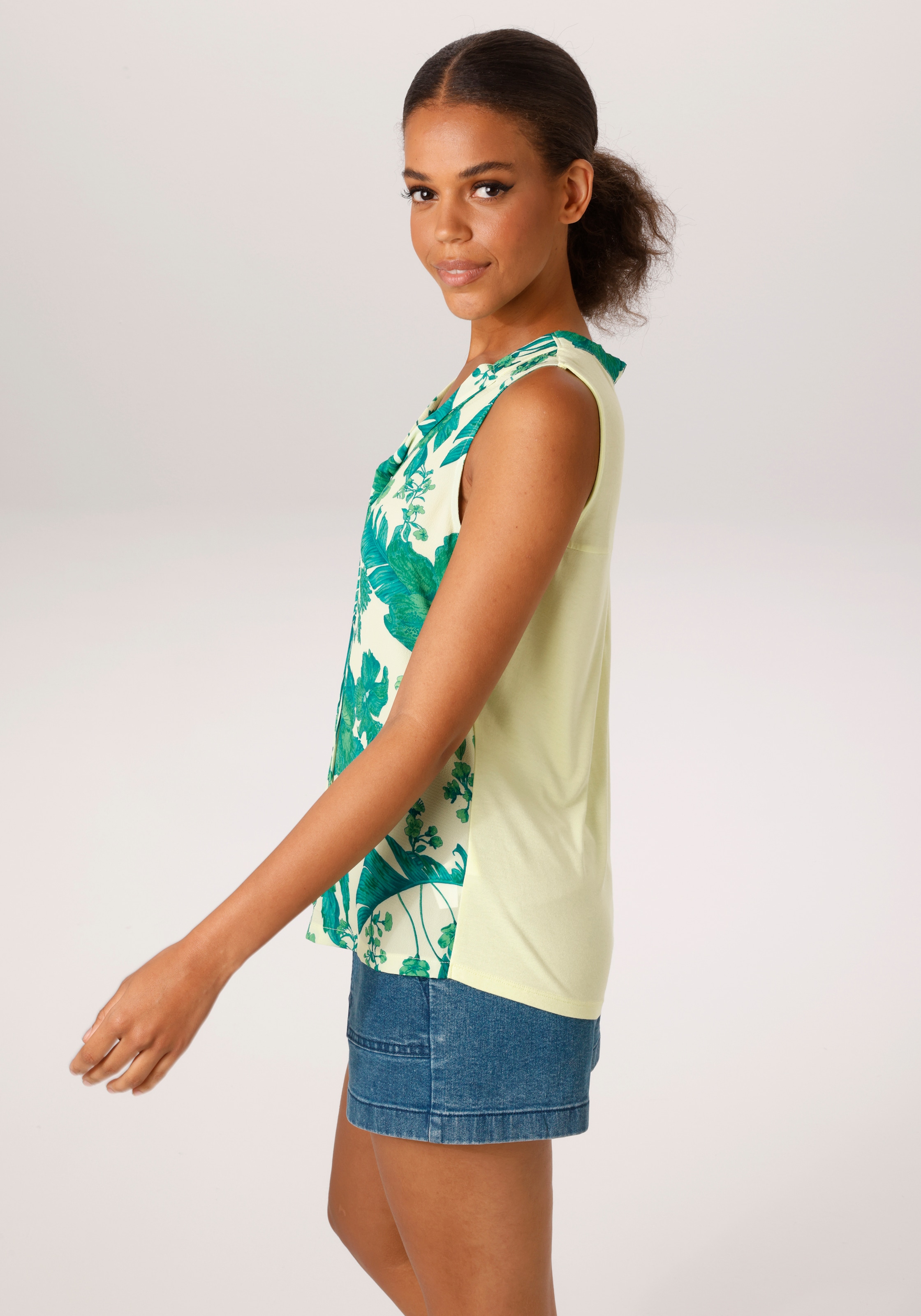 Aniston CASUAL Blusentop mit farbharmonischen Blumen und Blättern bedruckt