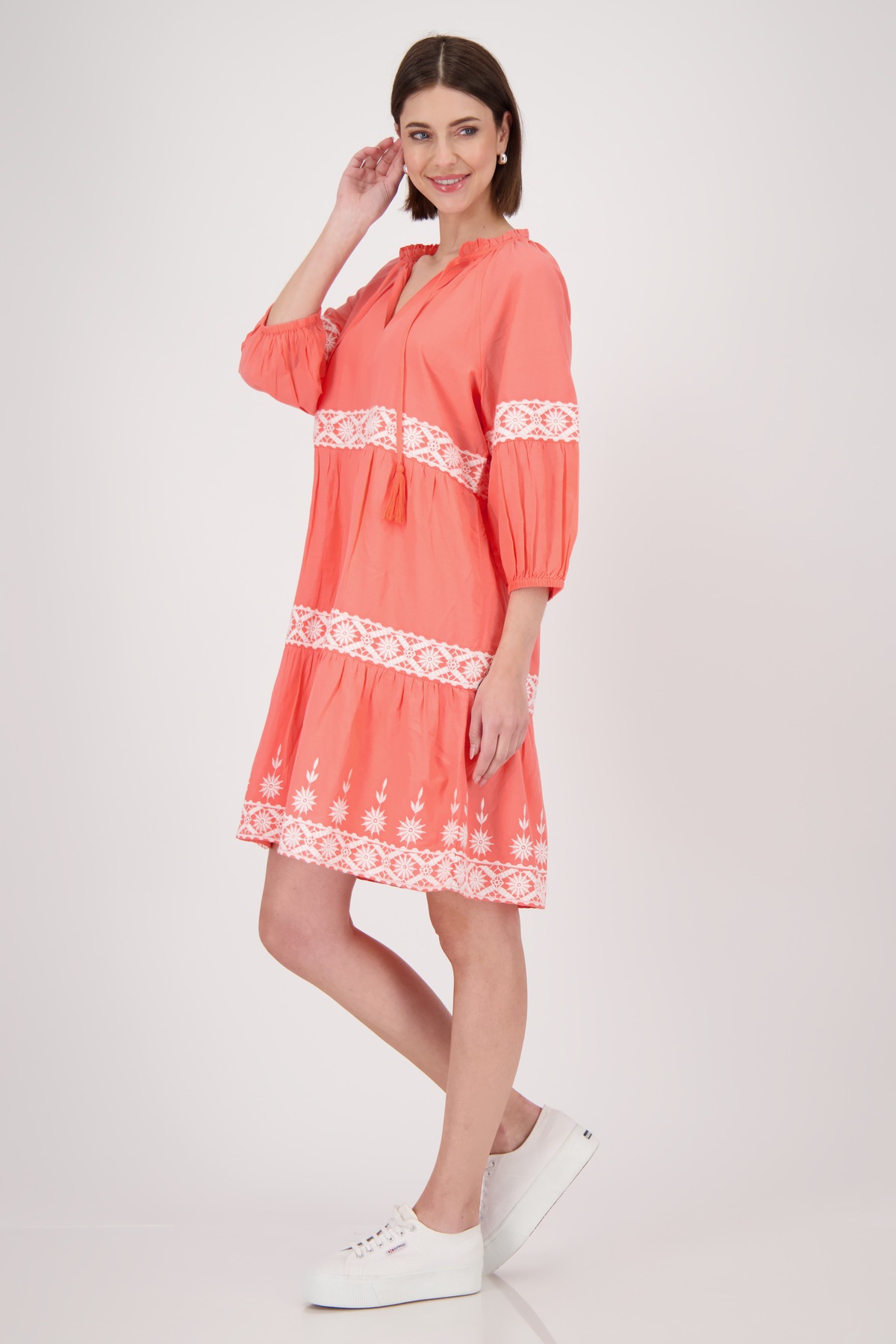 Monari Midikleid »Kleid Stickerei«, Mit Rundhalsausschnitt