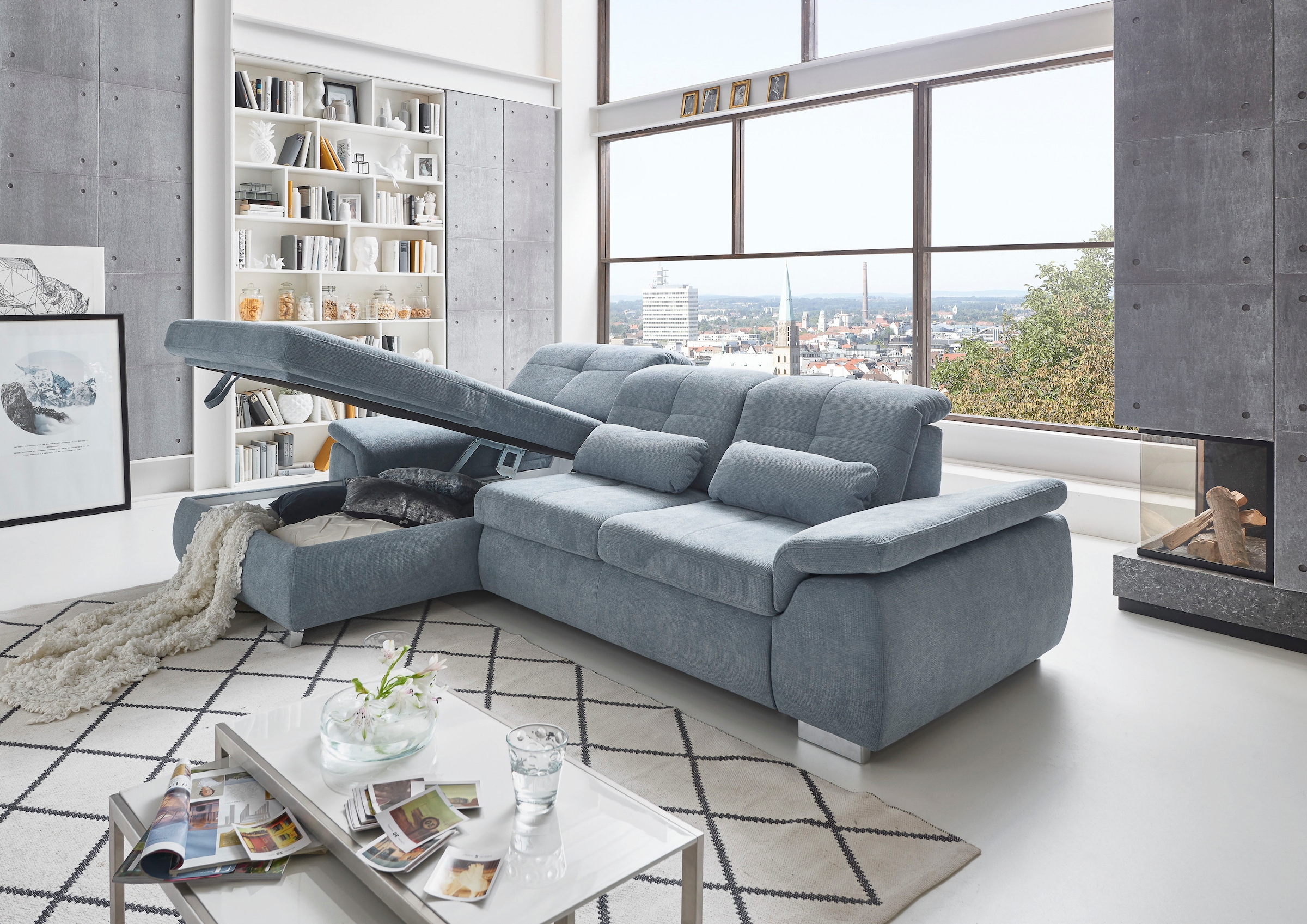Die PlanBar Ecksofa "MP-IN16037 L-Form, Breite 289 cm, mit Federkern-Polsterung" mit Sitztiefenverstellung & Zierkissen
