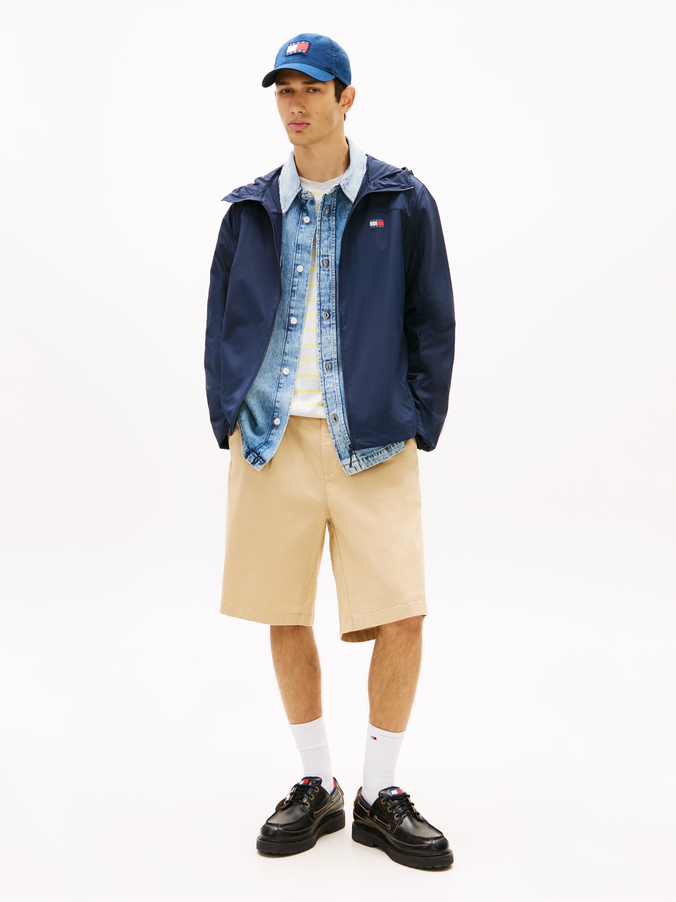 Outdoorjacke TOMMY JEANS "TJM OUTDOOR SHELL", Gr. S, schwarz night navy, Web, Obermaterial: 100% Nylon, regular fit normal, Rundhals, eingesetzt elastischer Bund, Jacken Outdoorjacke, Windsheeter Windjacke Packable Fahrradjacke Regular fit mit Kapuze 2