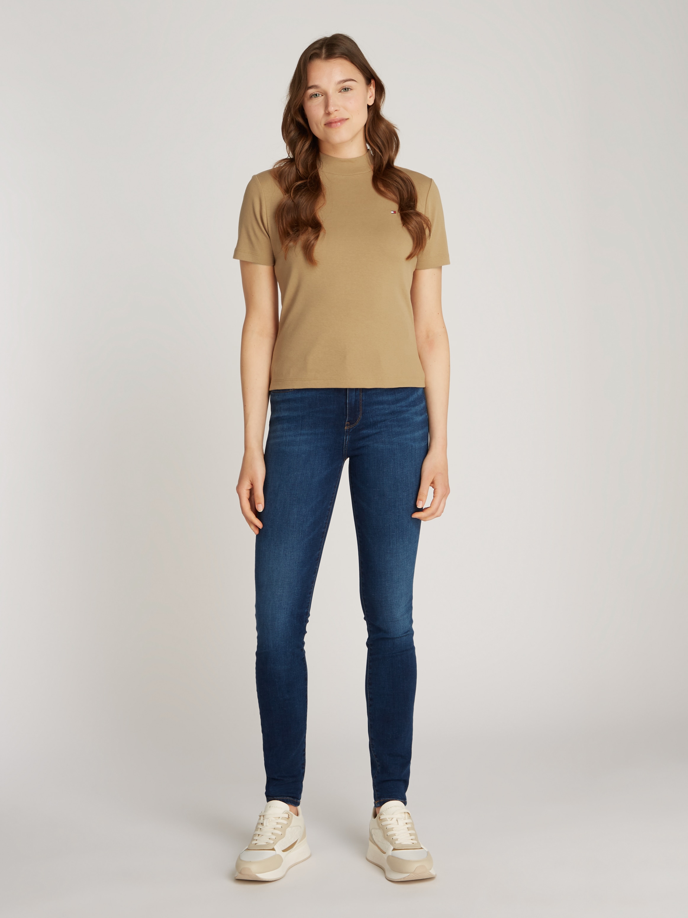 Tommy Hilfiger Stehkragenshirt »NEW CODY SLIM CROP MOCK-NK«, mit Logostickerei