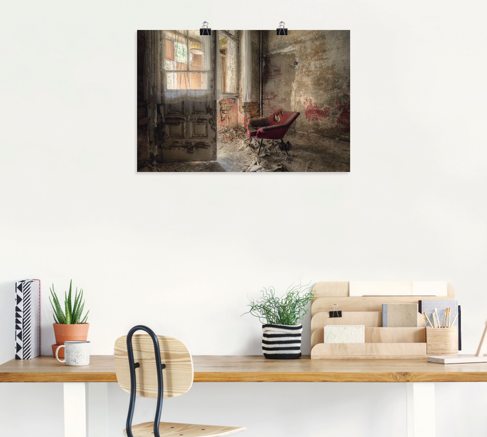 Artland Wandbild »Lost Place - roter Sessel I«, Innenarchitektur, (1 St.), als Alubild, Outdoorbild, Leinwandbild, Poster, Wandaufkleber
