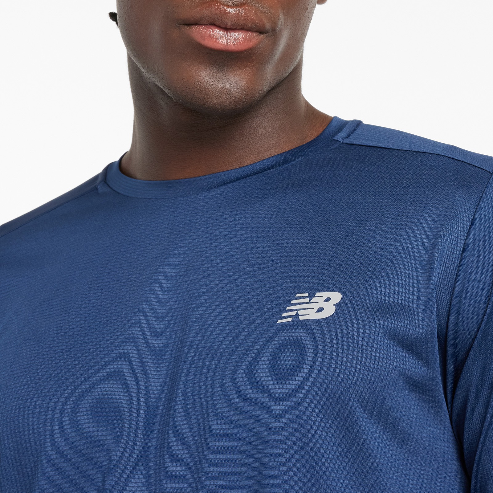 New Balance Laufshirt »Sport Essentials Long Sleeve«, mit Label
