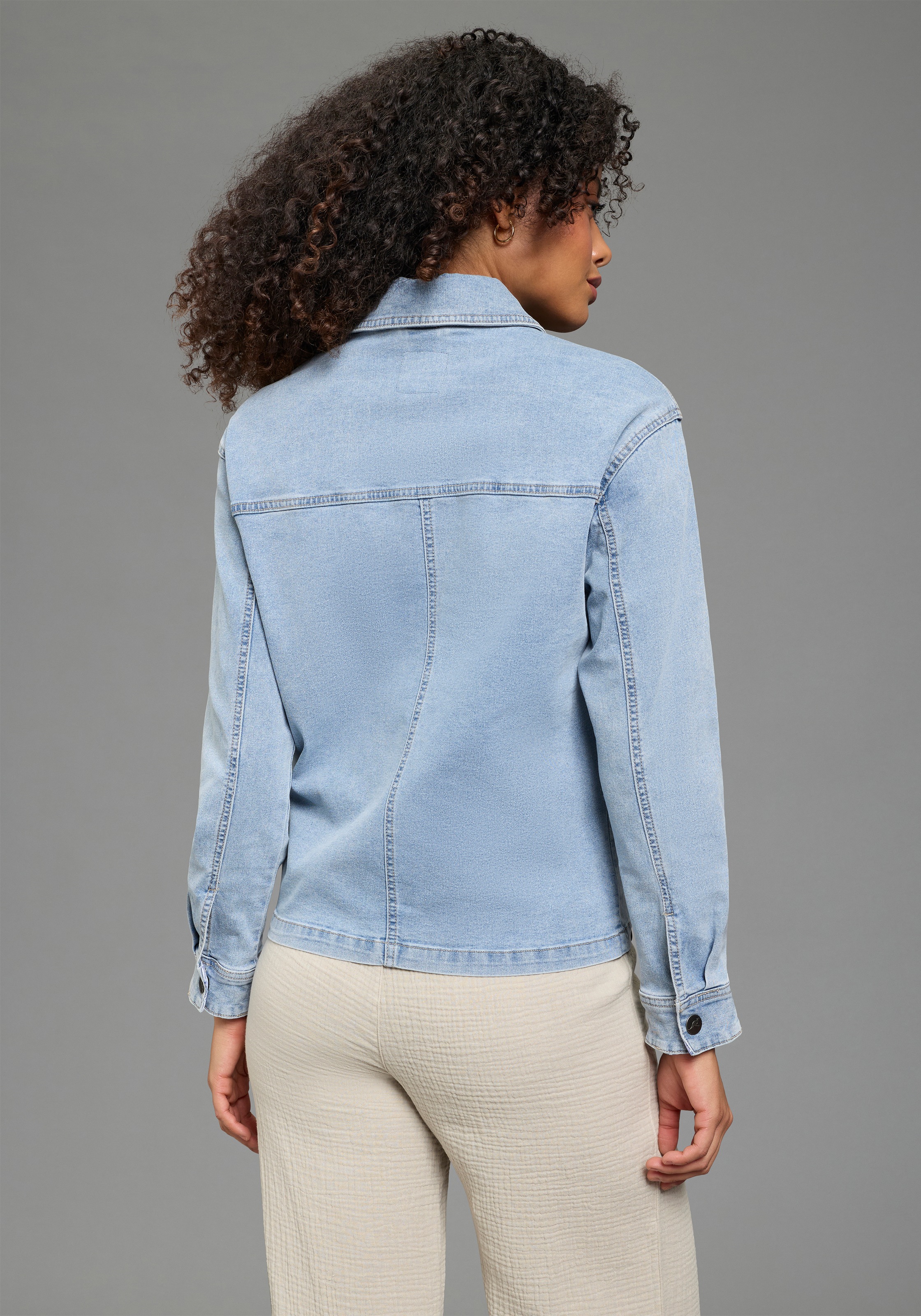 KangaROOS Jeansjacke modischer Stil, normaler Kragen, aufgesetzte Taschen, günstig online kaufen