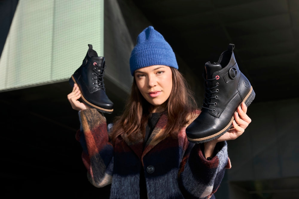 Rieker Schnürstiefelette, Schnürboots, Stiefelette, Blockabsatz mit dekorativer Zierschnalle