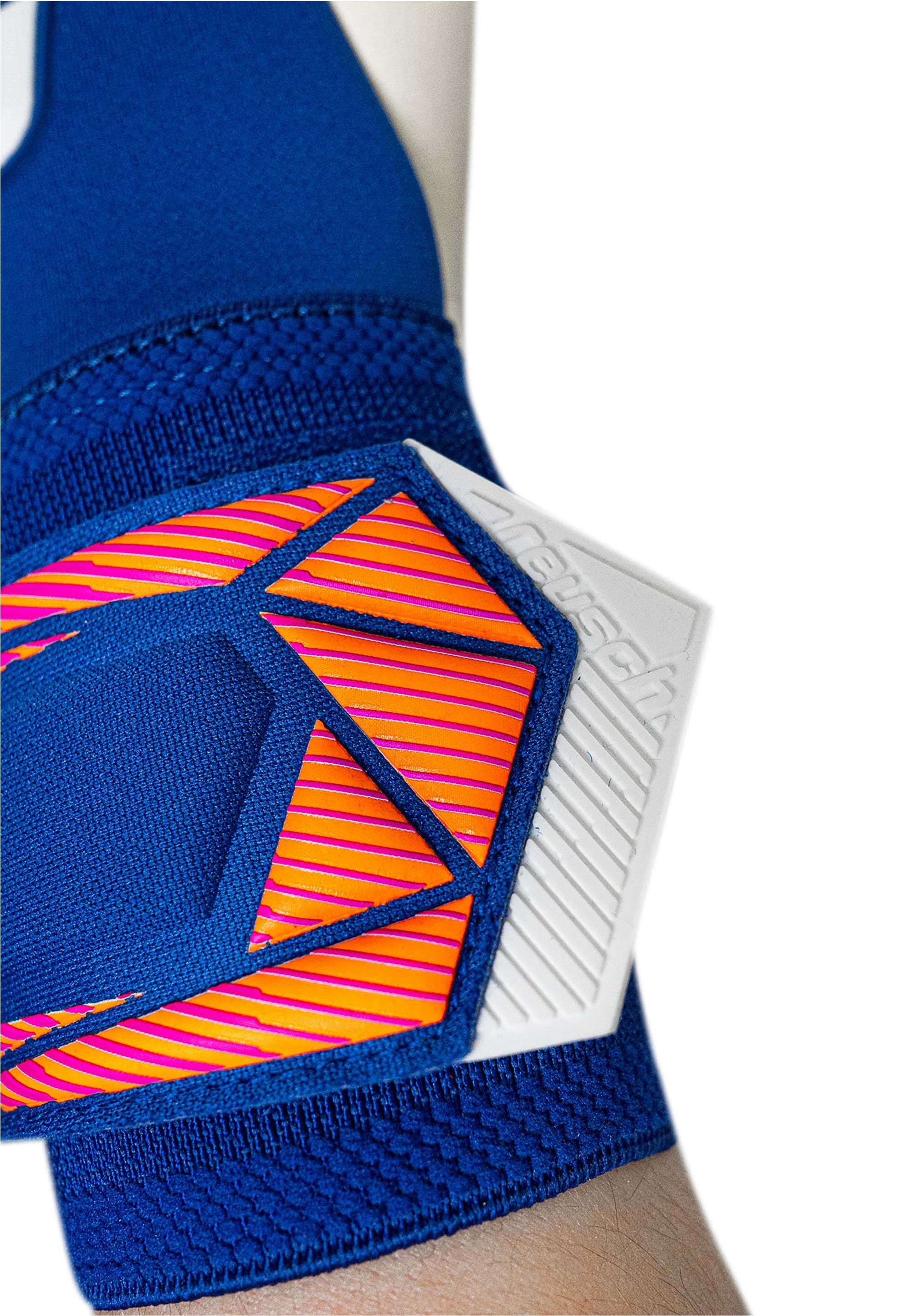 Reusch Torwarthandschuhe »Attrakt Duo Evolution« mit Profi-Haftschaum für tollen Grip