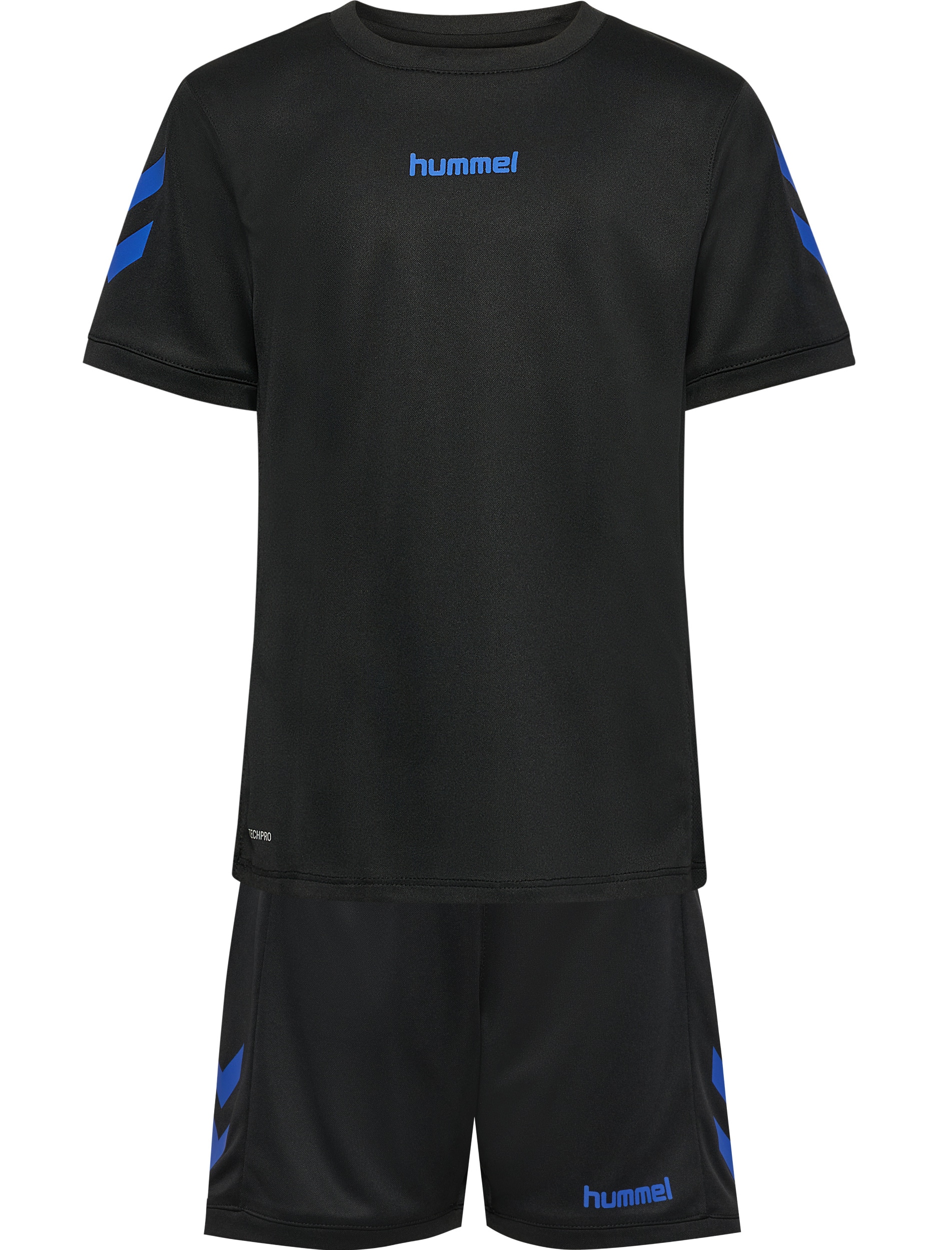 hummel T-Shirt & Shorts "HMLBLAZE CLUB 26 POLY SET KIDS" 2 mit Seitentaschen, mit gedrucktem Logo am Bein