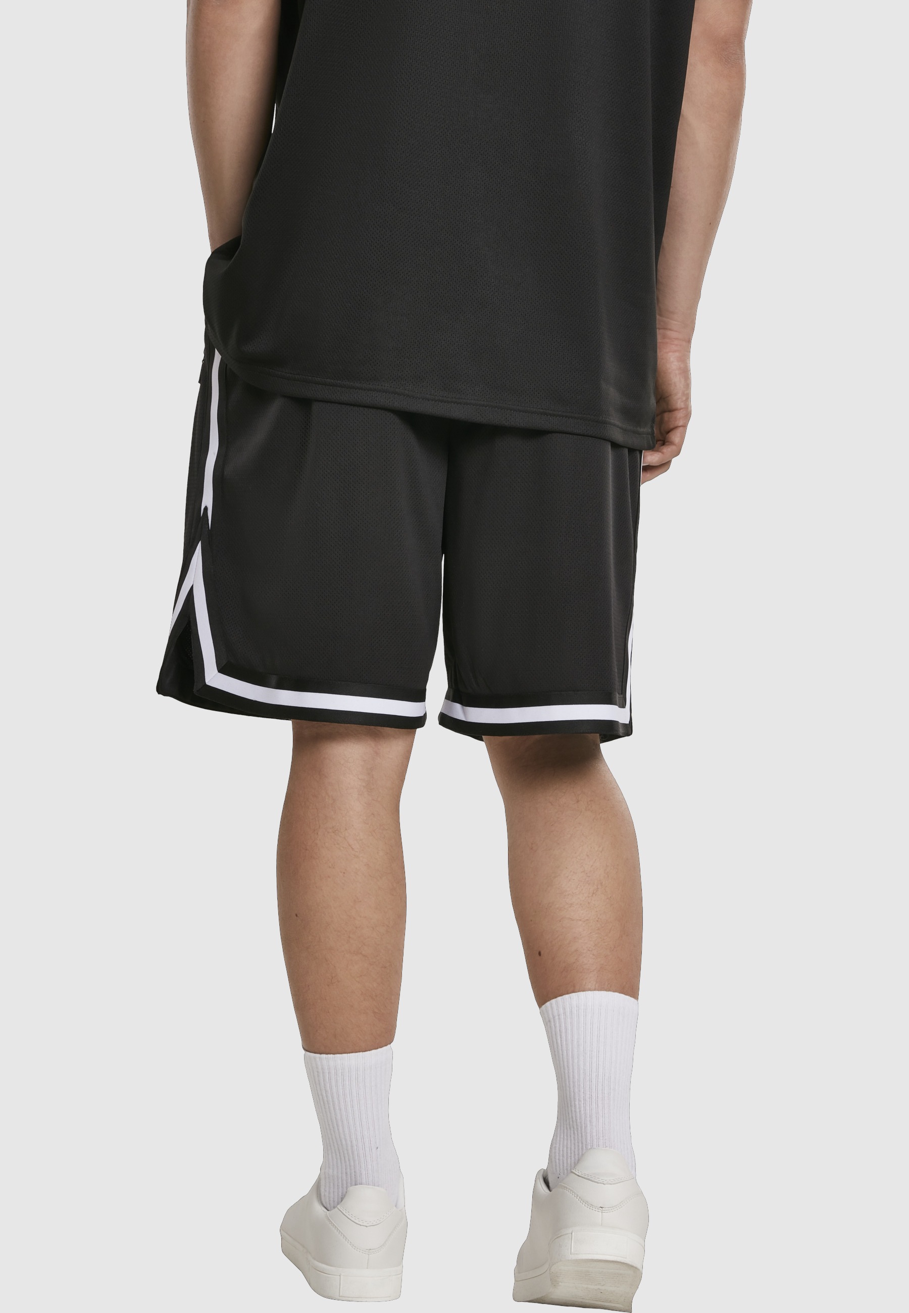 URBAN CLASSICS Shorts »Urban Classics Herren Premium Stripes Mesh Shorts«