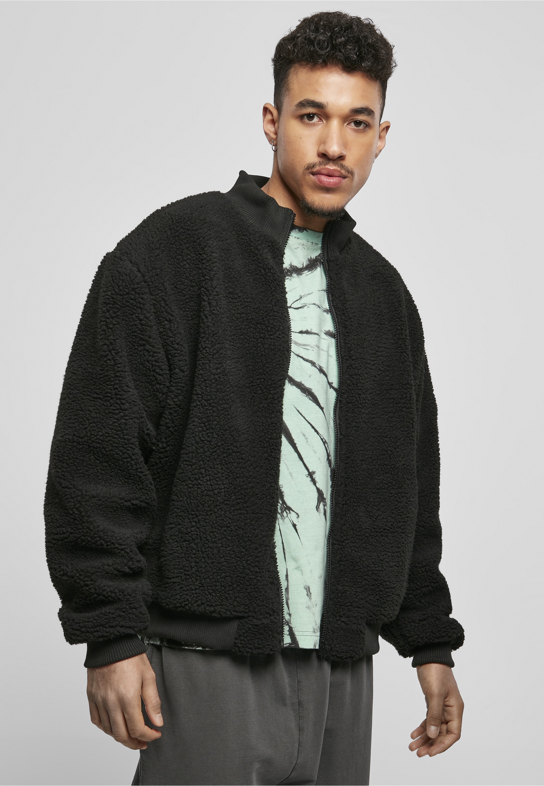 URBAN CLASSICS Winterjacke »Urban Classics Herren Boxy Sherpa Jacket« 1 Stk. tlg. ohne Kapuze