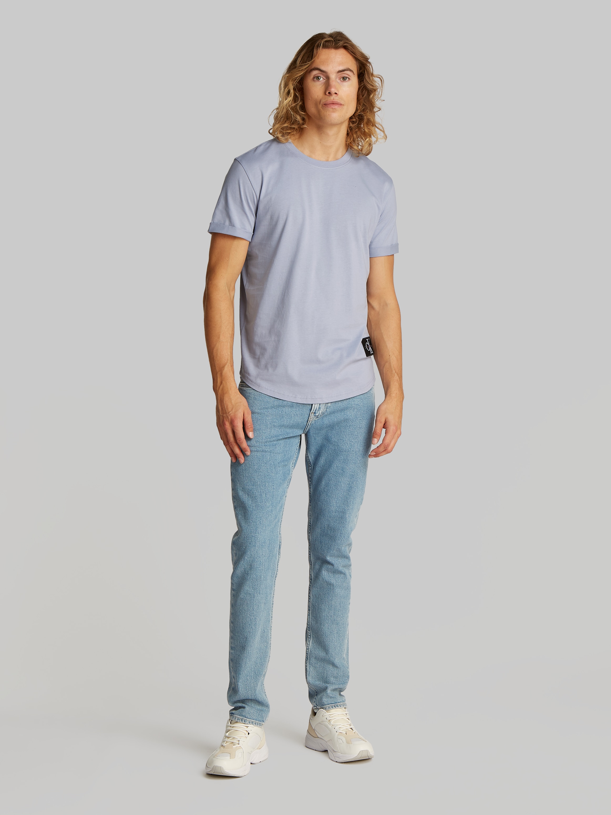 Calvin Klein Jeans T-Shirt »BADGE TURN UP SLEEVE«, mit Logopatch