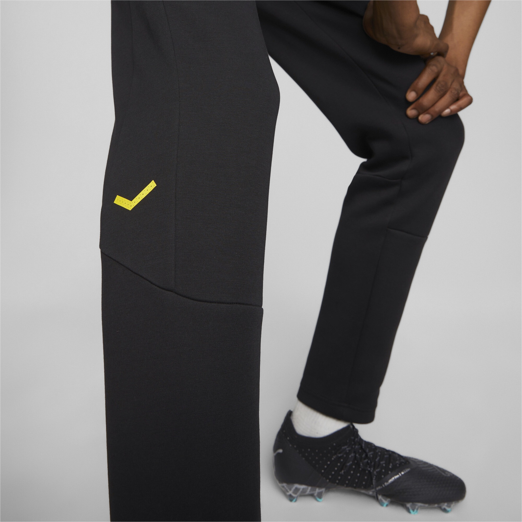 PUMA Sporthose »Borussia Dortmund Casuals Fußball-Hose Herren«