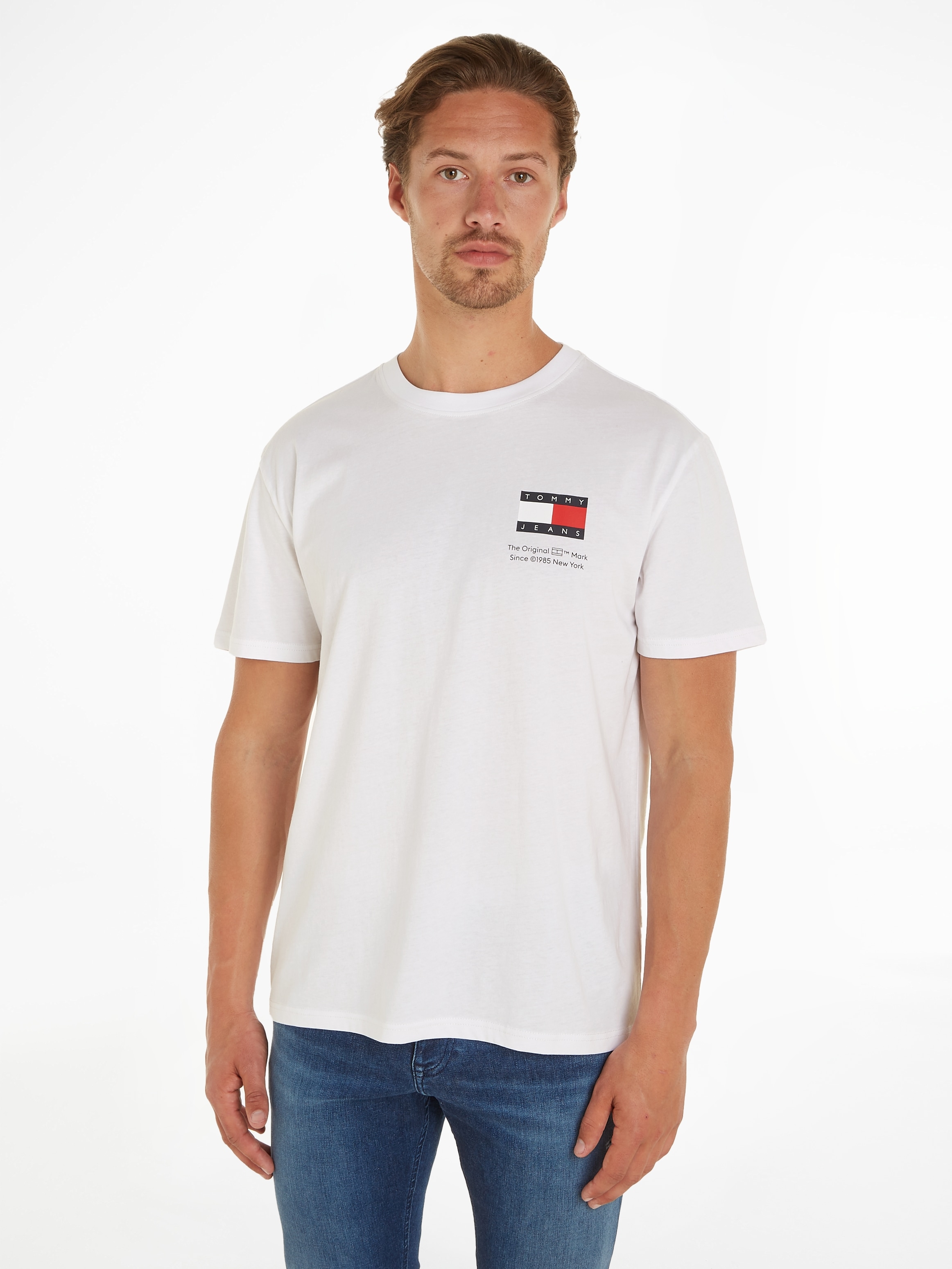 Tommy Jeans T-Shirt »TJM SLIM 2PACK S/S FLAG DNA TEE«, (Packung, 2er), mit großem Logodruck auf der Brust