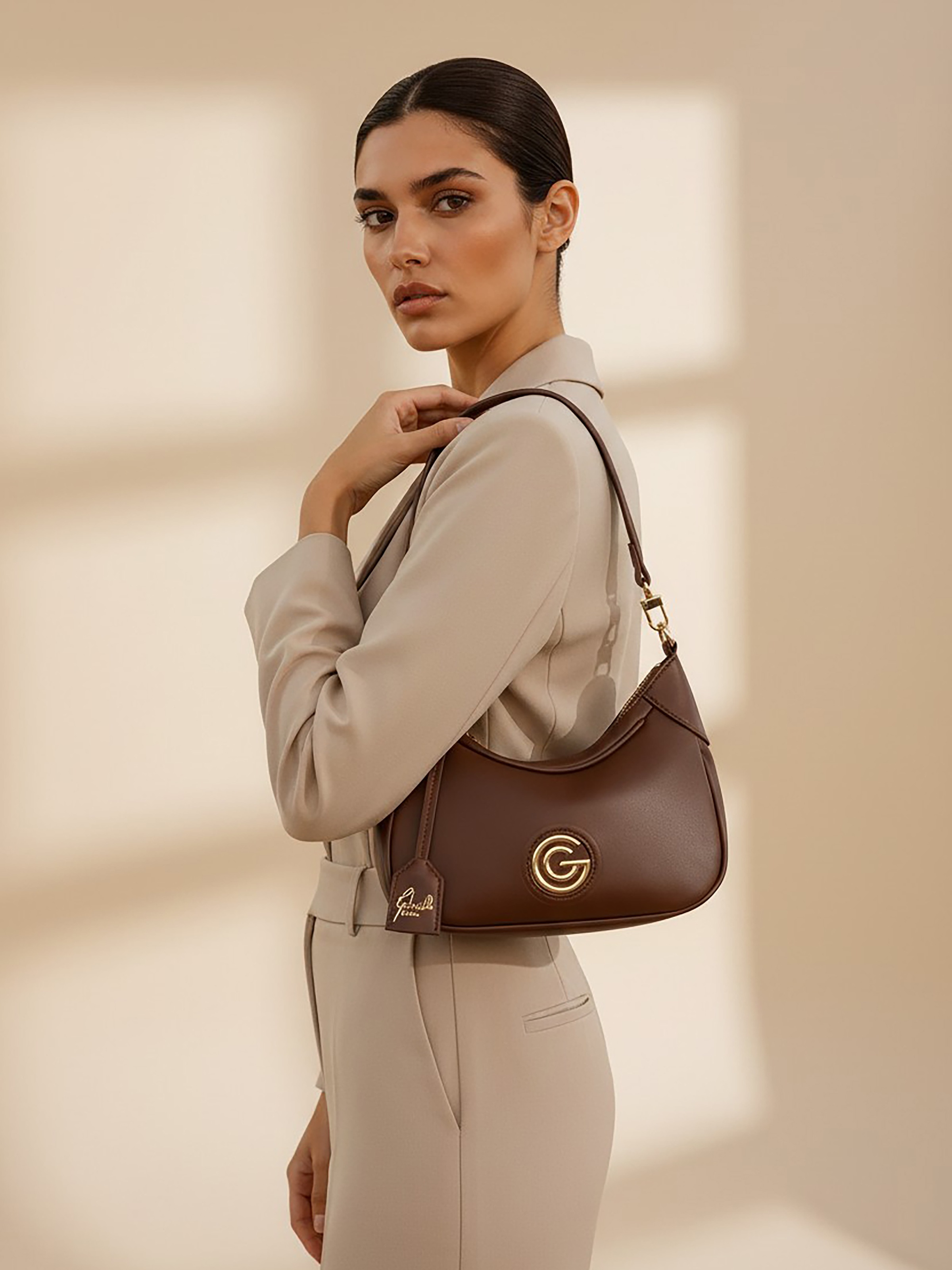 GABRIELLA G By Gabriella Gucci Hobo »CARLA« Damen Schultertasche, Umhängetasche mit G-Logo-Schmuckelement