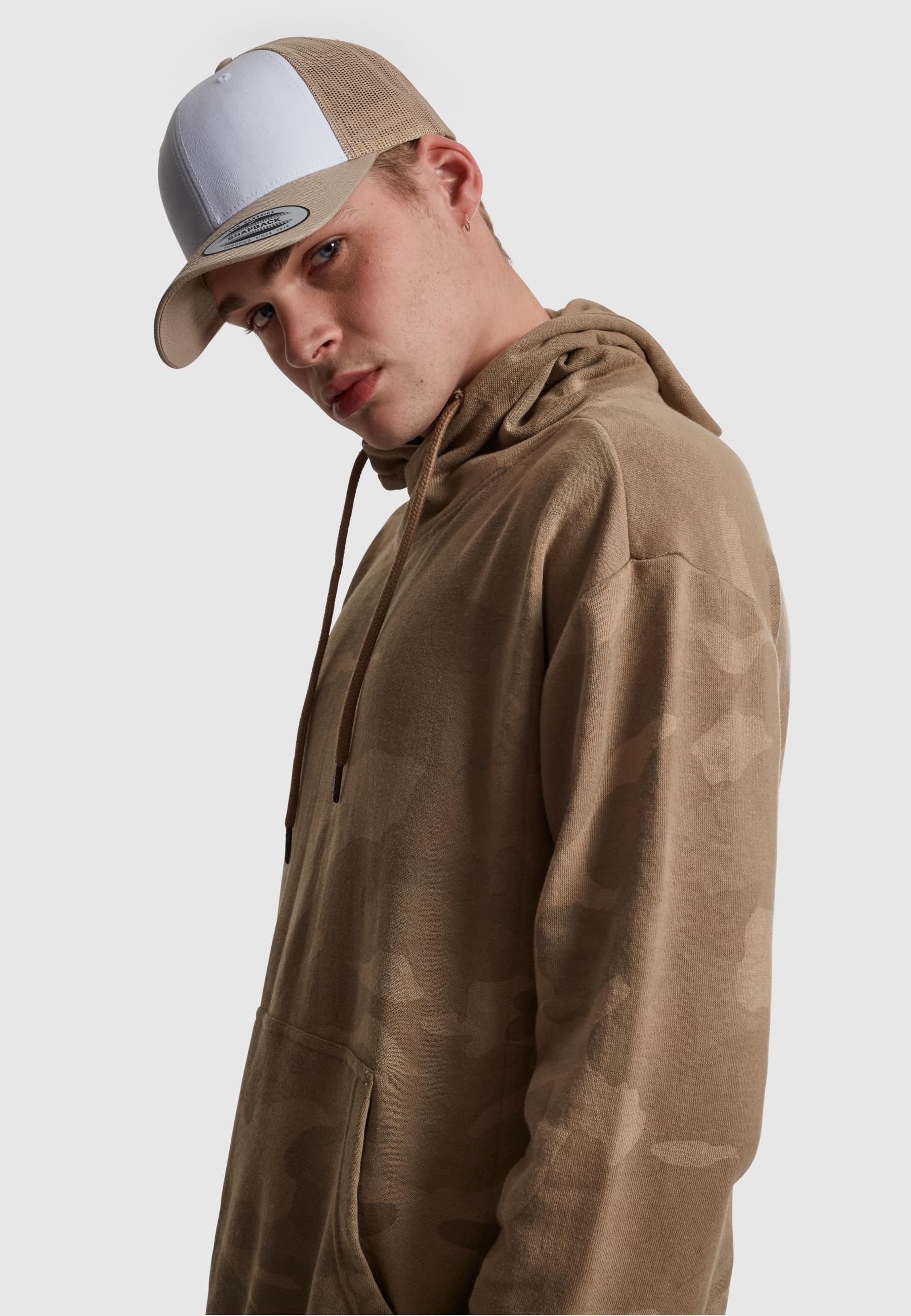 URBAN CLASSICS Kapuzensweatshirt »Urban Classics Herren High Neck Camo Hoody«, (1 tlg.)