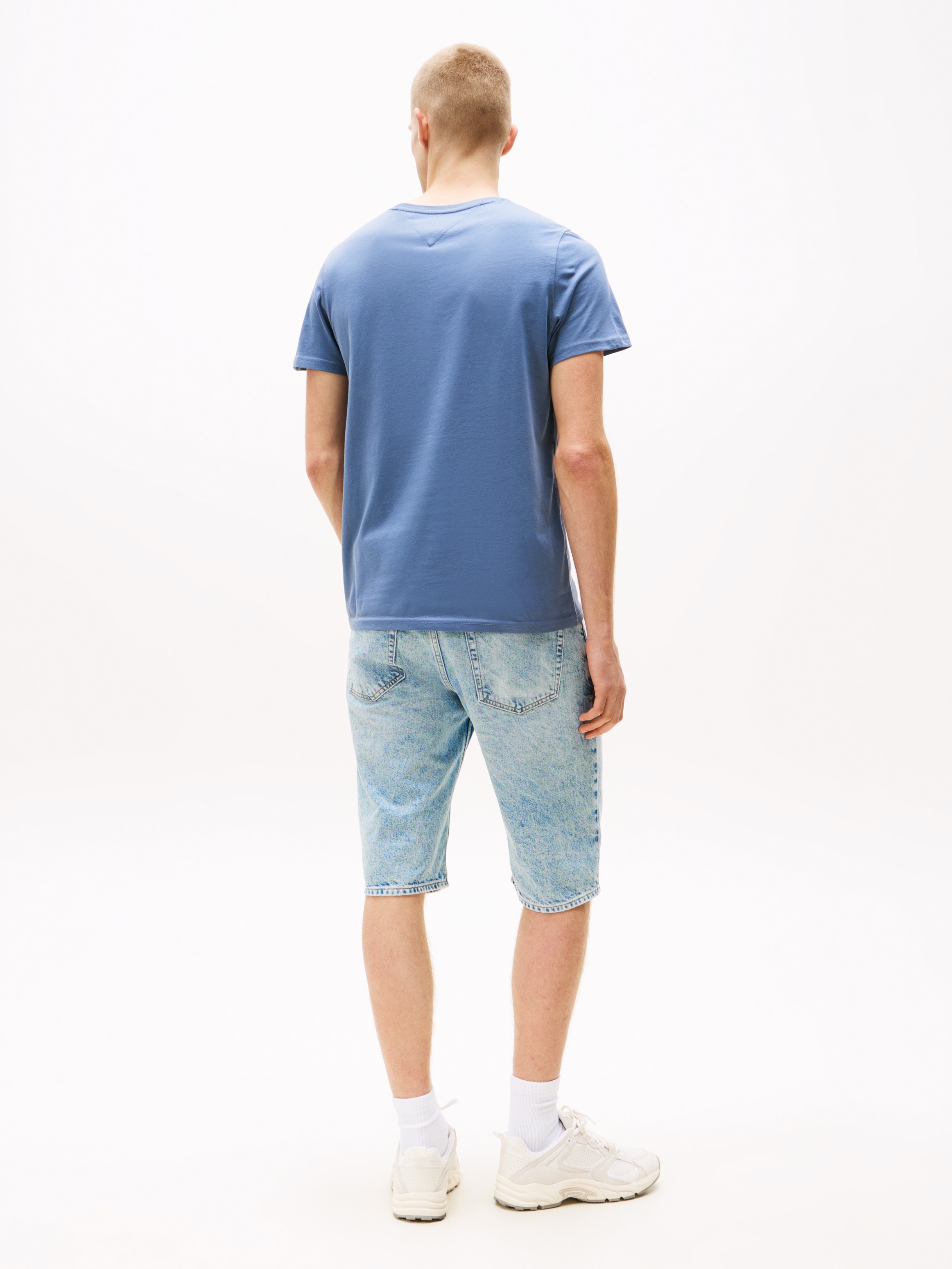 Tommy Jeans T-Shirt »TJM ESSENTIAL SOLID TEE«, mit Rundhalsausschnitt und dezenter Logo-Flag