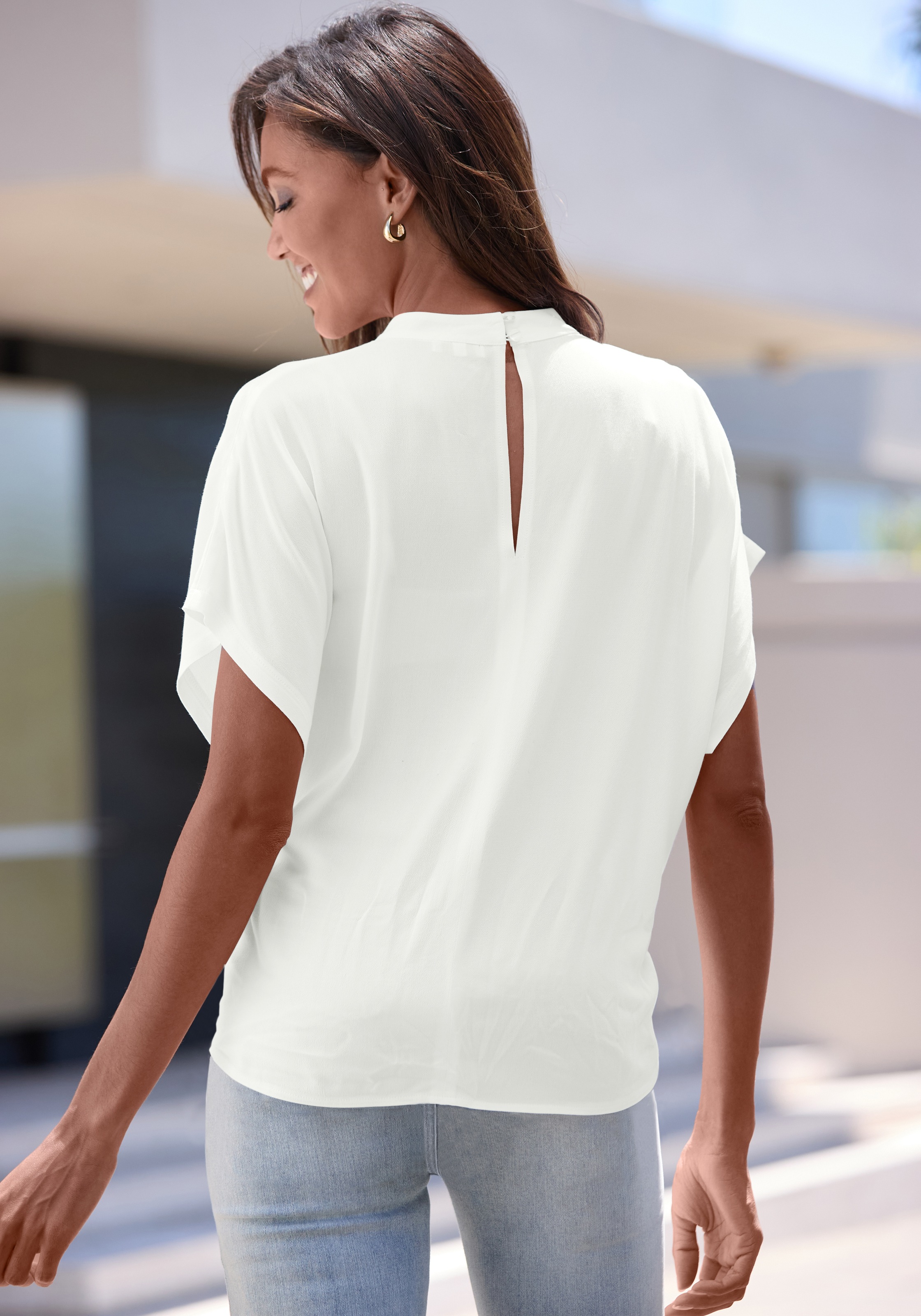 Thumbnail - LASCANA Kurzarmbluse in lockerer Passform, Damenbluse, sportlich elegant