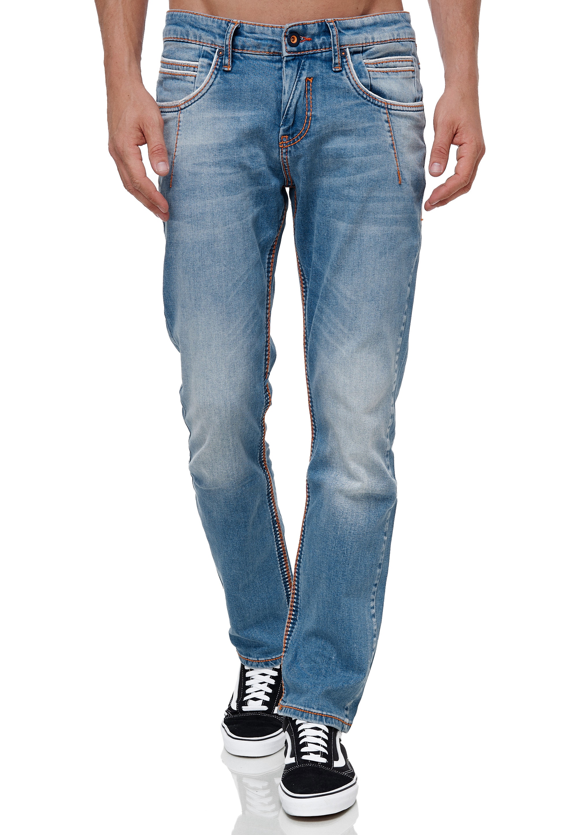 Straight-Jeans, in modischer Used-Optik