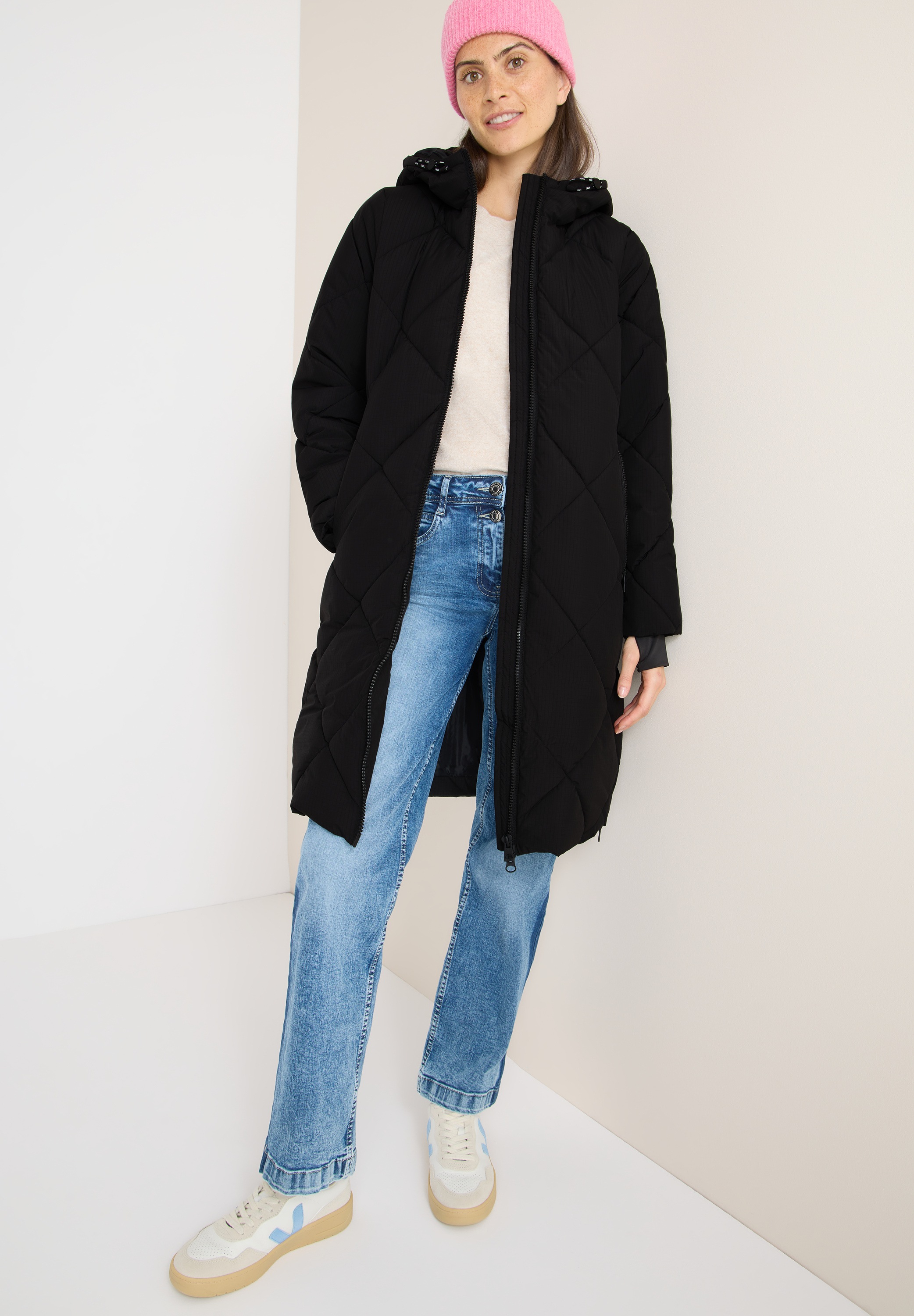 Cecil Steppmantel mit Rucksack Strings und Kapuze