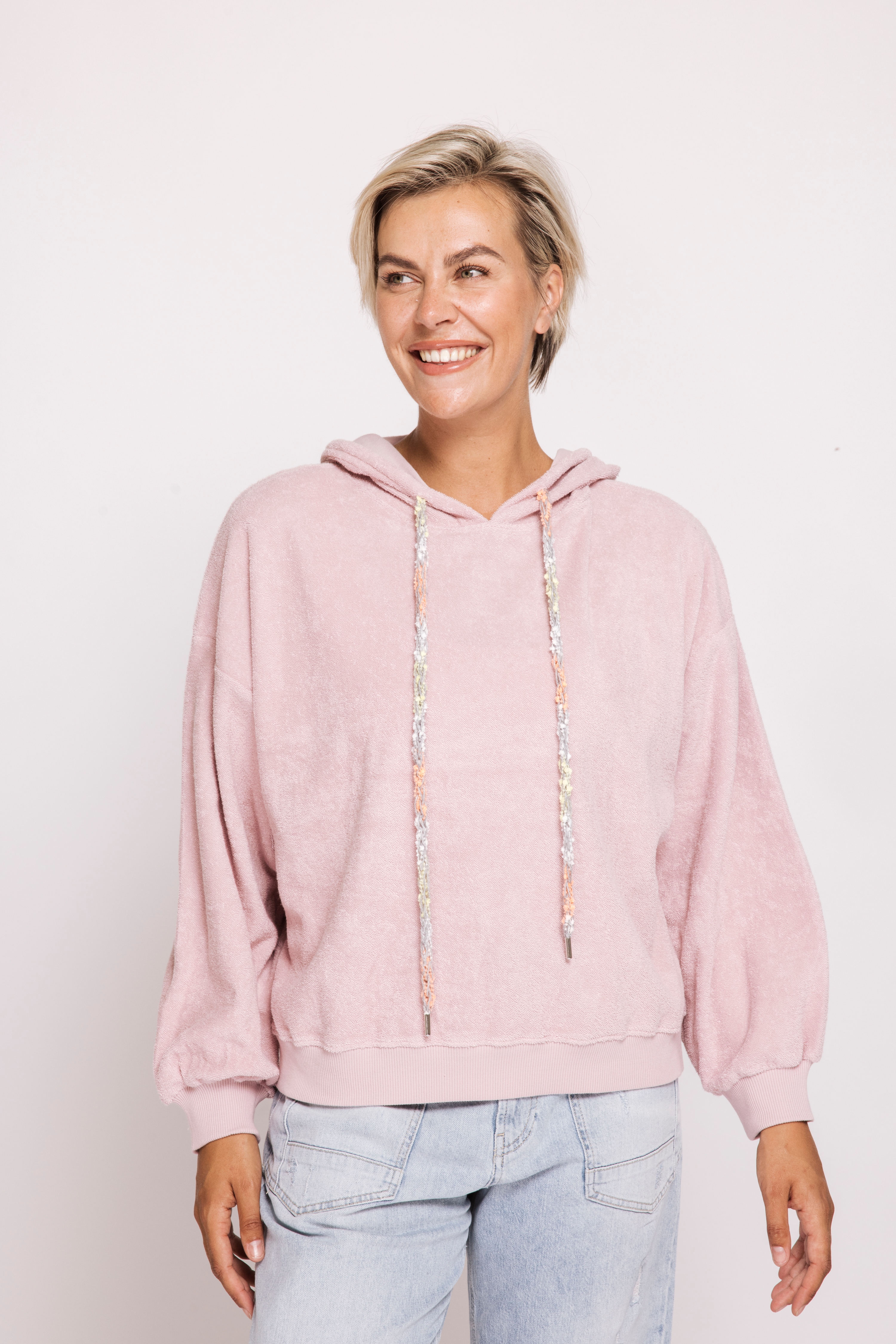 Zhrill Kapuzensweatshirt "ZHXENIA Nicki Kap-Sweat", mit Stehkragen, mit Strick-Kordeln, lässige Passform