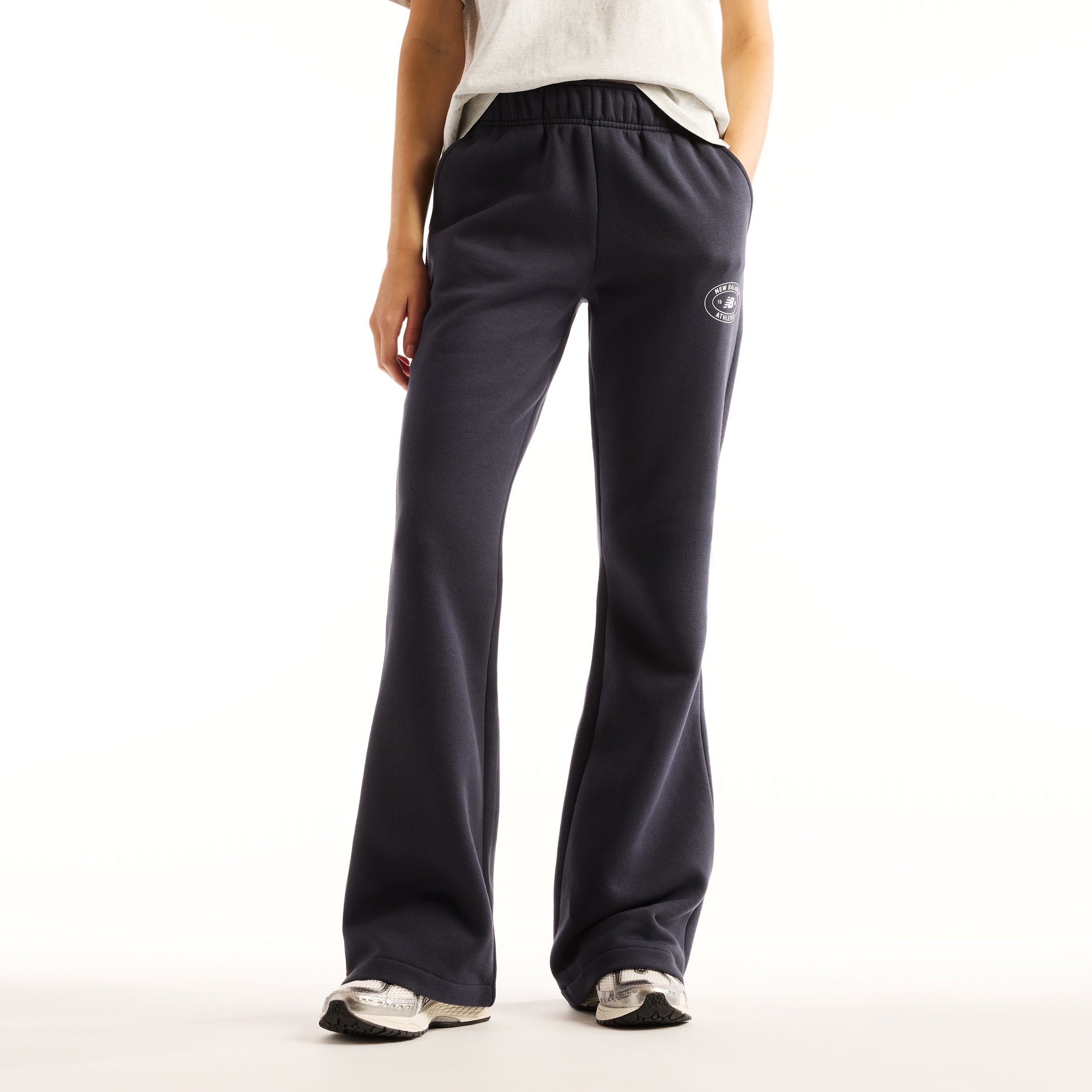 New Balance Sweathose "REIMAGINED FLEECE PANT" für Erwachsene, lange Hosenform, mit klarer Linienführung