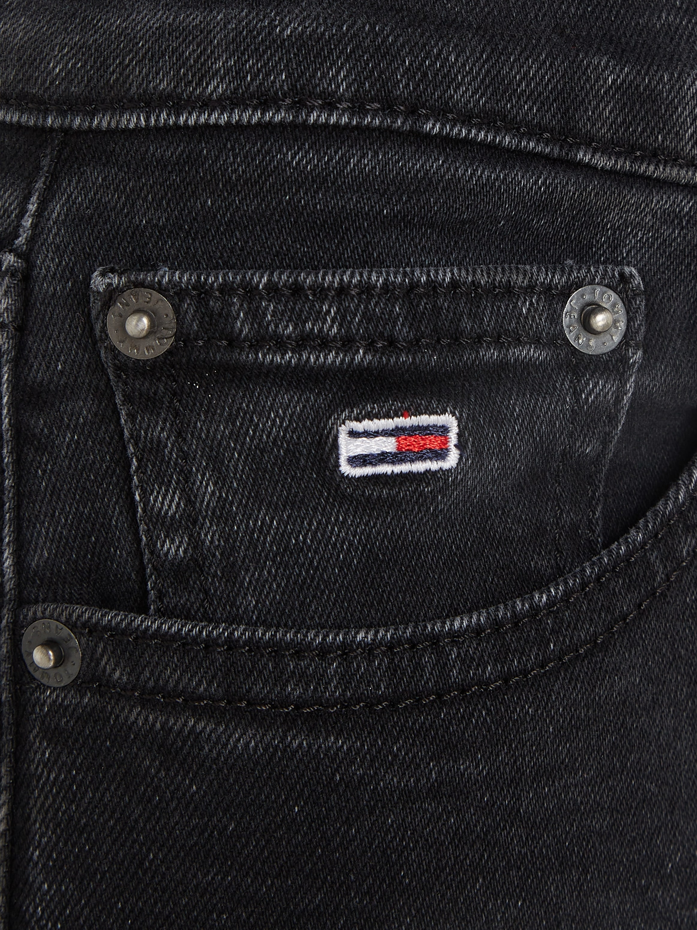 Tommy Jeans Skinny-fit-Jeans »Jeans SYLVIA HR SSKN CG4«, mit Logobadge und Labelflags