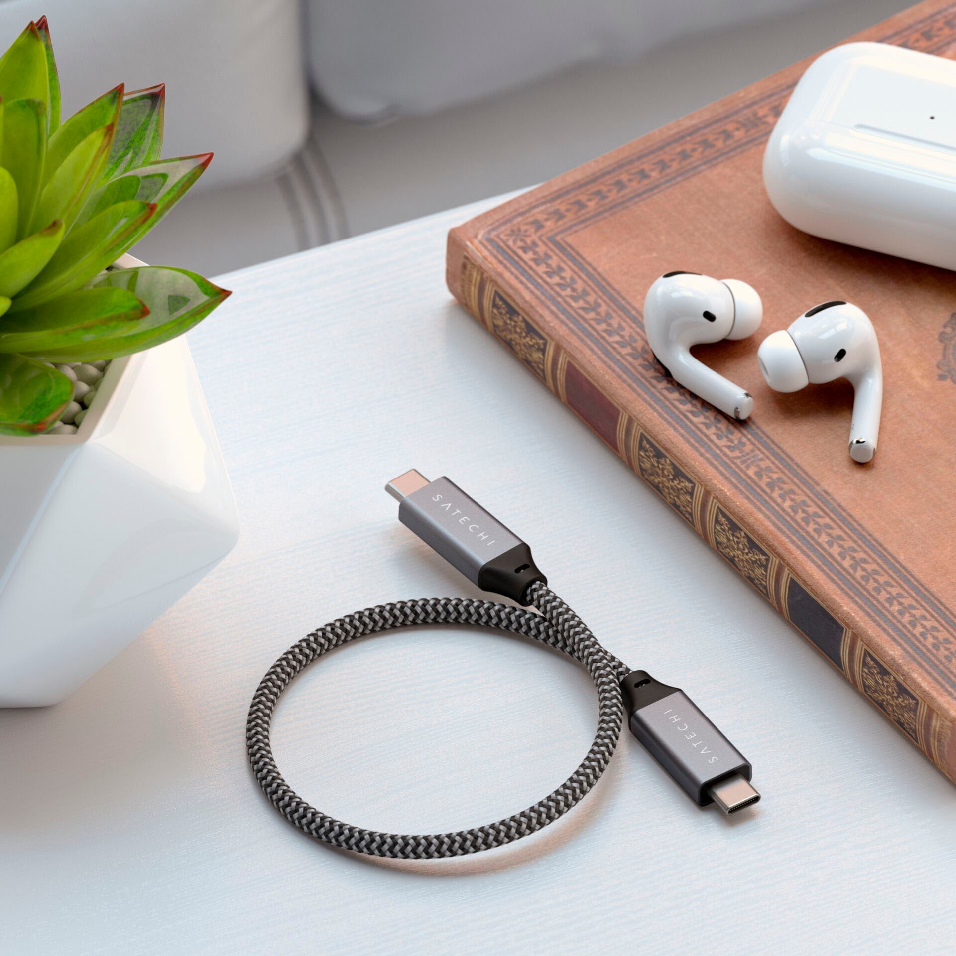 Satechi USB-Kabel »USB4 C-to-C 25cm«, USB-C, 25 cm