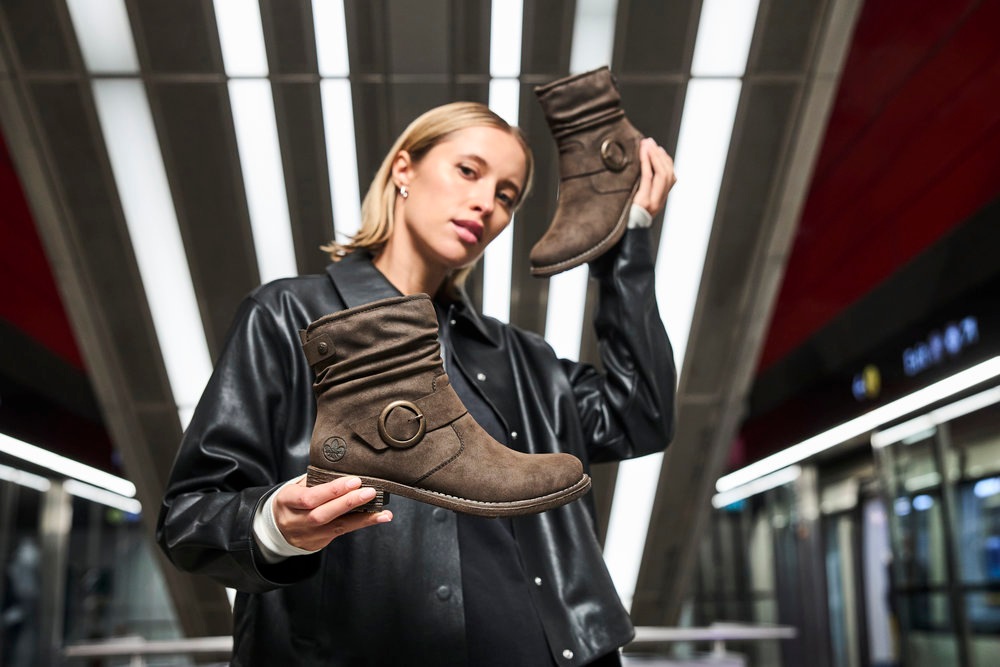 Thumbnail - Rieker Stiefelette Boots, Blockabsatz, slouchy Schaft und Innenreißverschluss