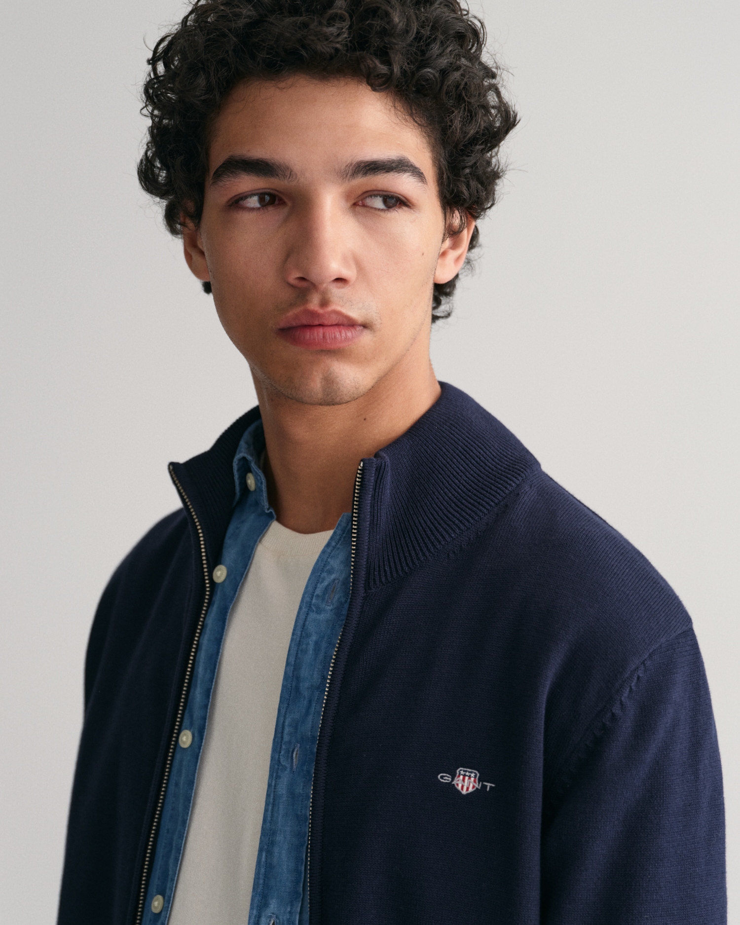 Gant Cardigan »CASUAL COTTON ZIP CARDIGAN«, Mit Rippbündchen an Stehkragen, Ärmeln und Saum