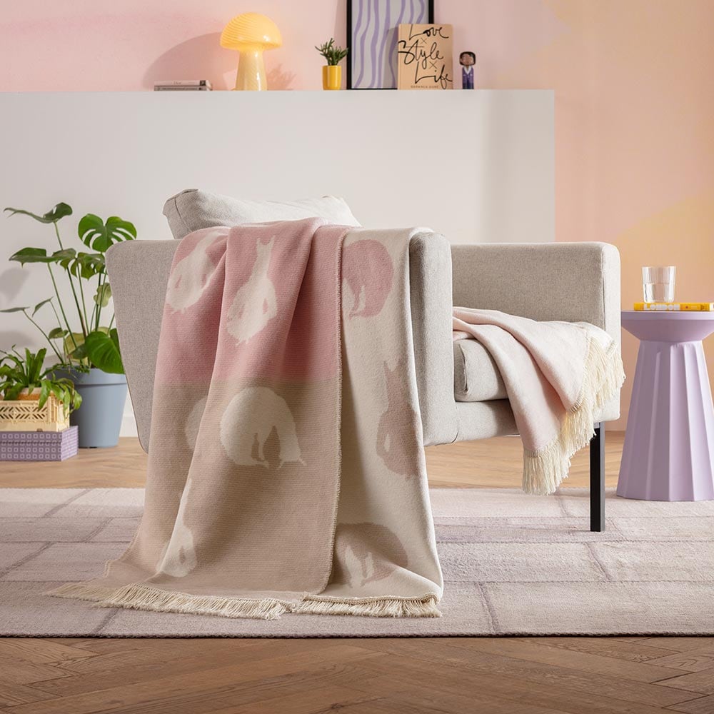 Estella Wohndecke »Lamaste« Mit 150x200 cm eignet sich die Wohndecke für viele Einsatzbereiche.