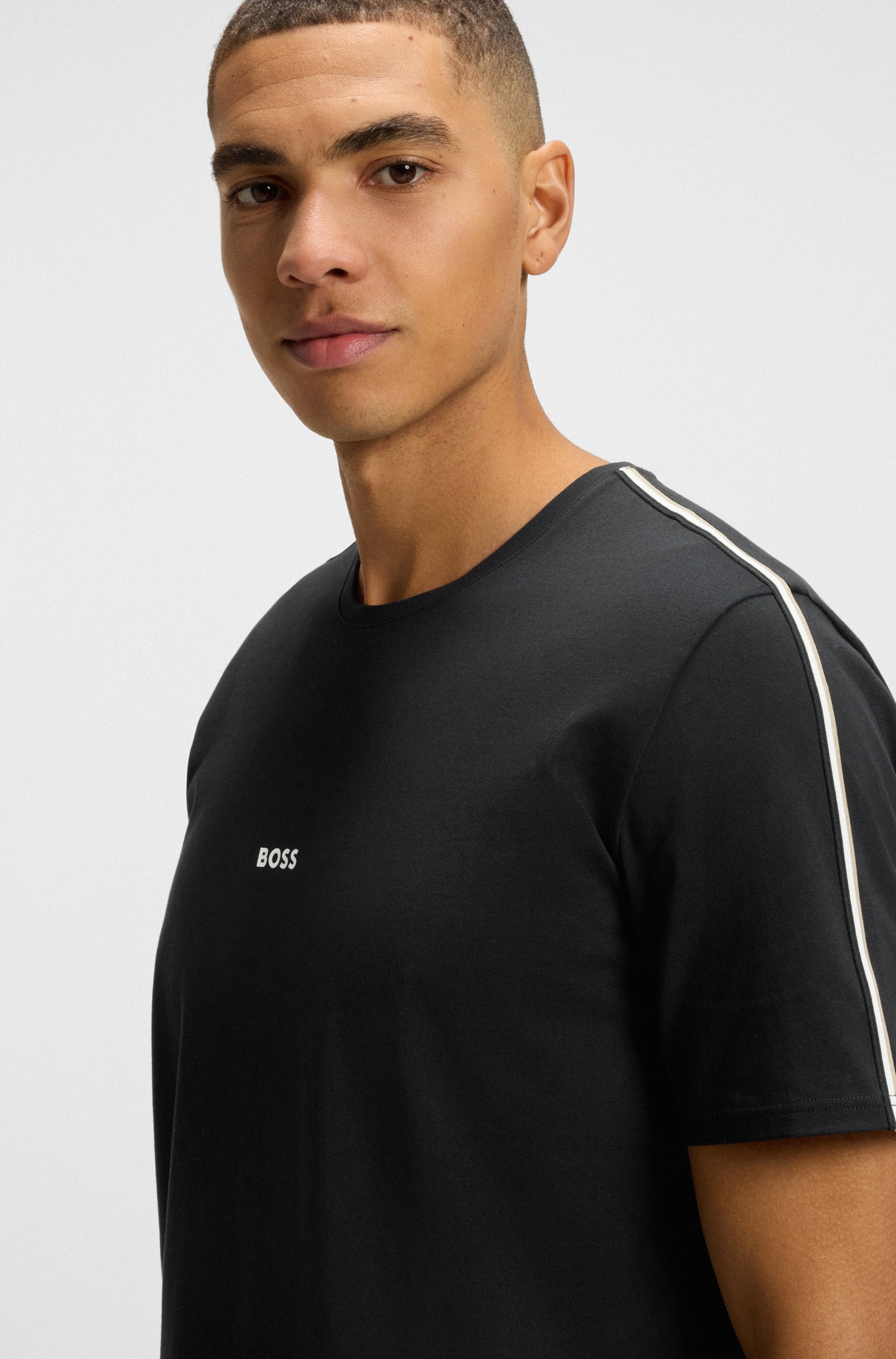 BOSS T-Shirt »Unique«, aus elastischer Baumwolle mit Tape-Details, regular fit