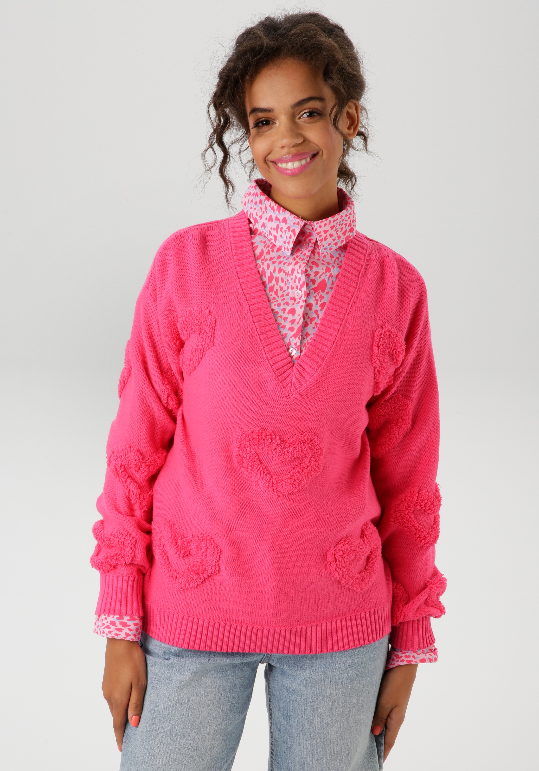 Aniston CASUAL Strickpullover, mit 3D-Effekt durch eingestrickte Herzen günstig online kaufen