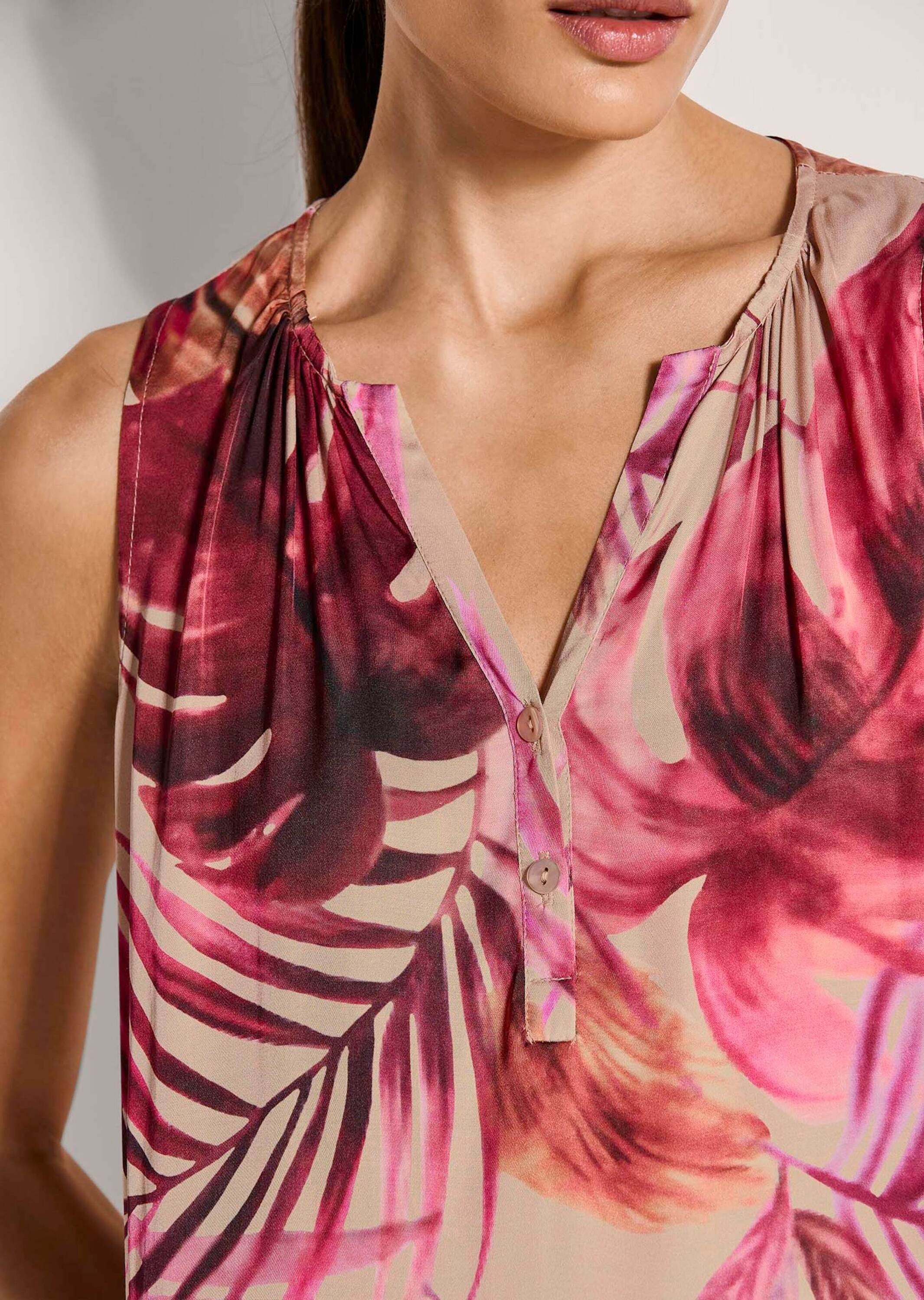 MADELEINE Midikleid »Sommerkleid Maxikleid mit floralem Print« Nahttasche Kleid mit Rundhalsausschnitt mit V-Blende und 2 Knöpfen, Rock in Stufen und Falten