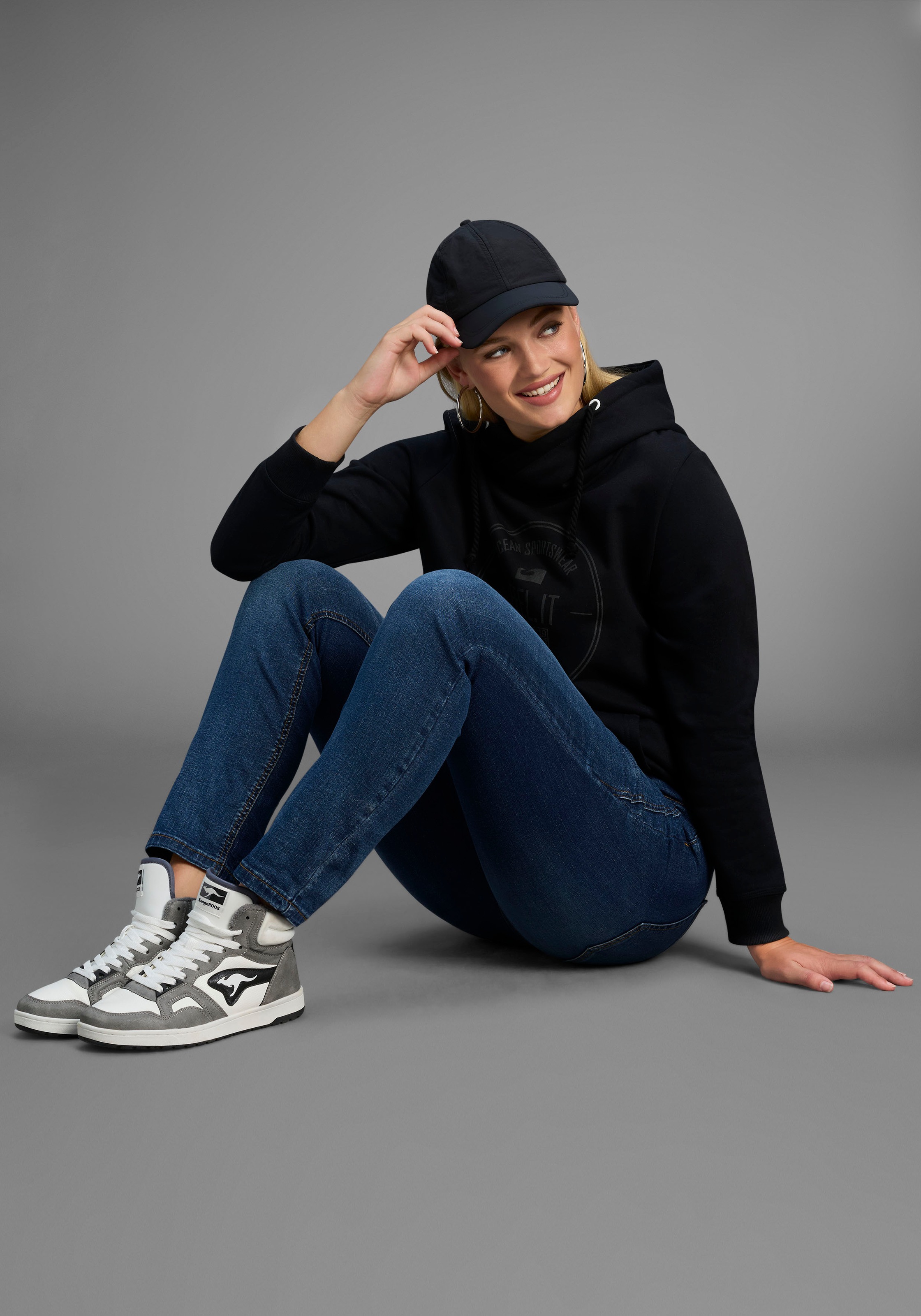 Ocean Sportswear Kapuzensweatshirt, Langarm, figurumspielender Schnitt, aus elastischem Material