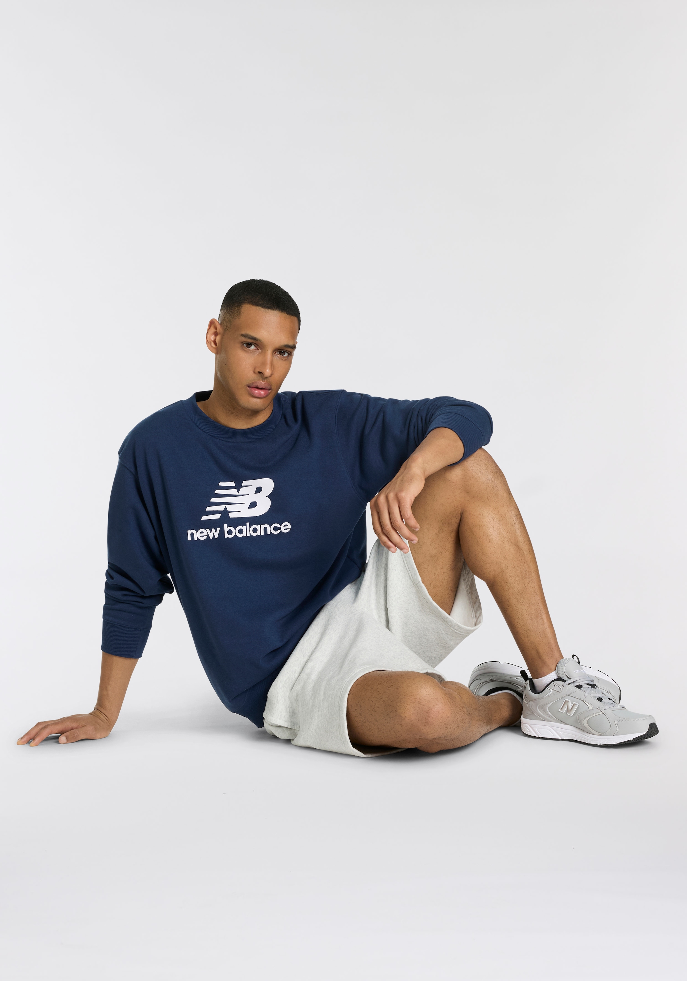 New Balance Sweatshorts »Reimagined Fleece Graphic Short 7"«