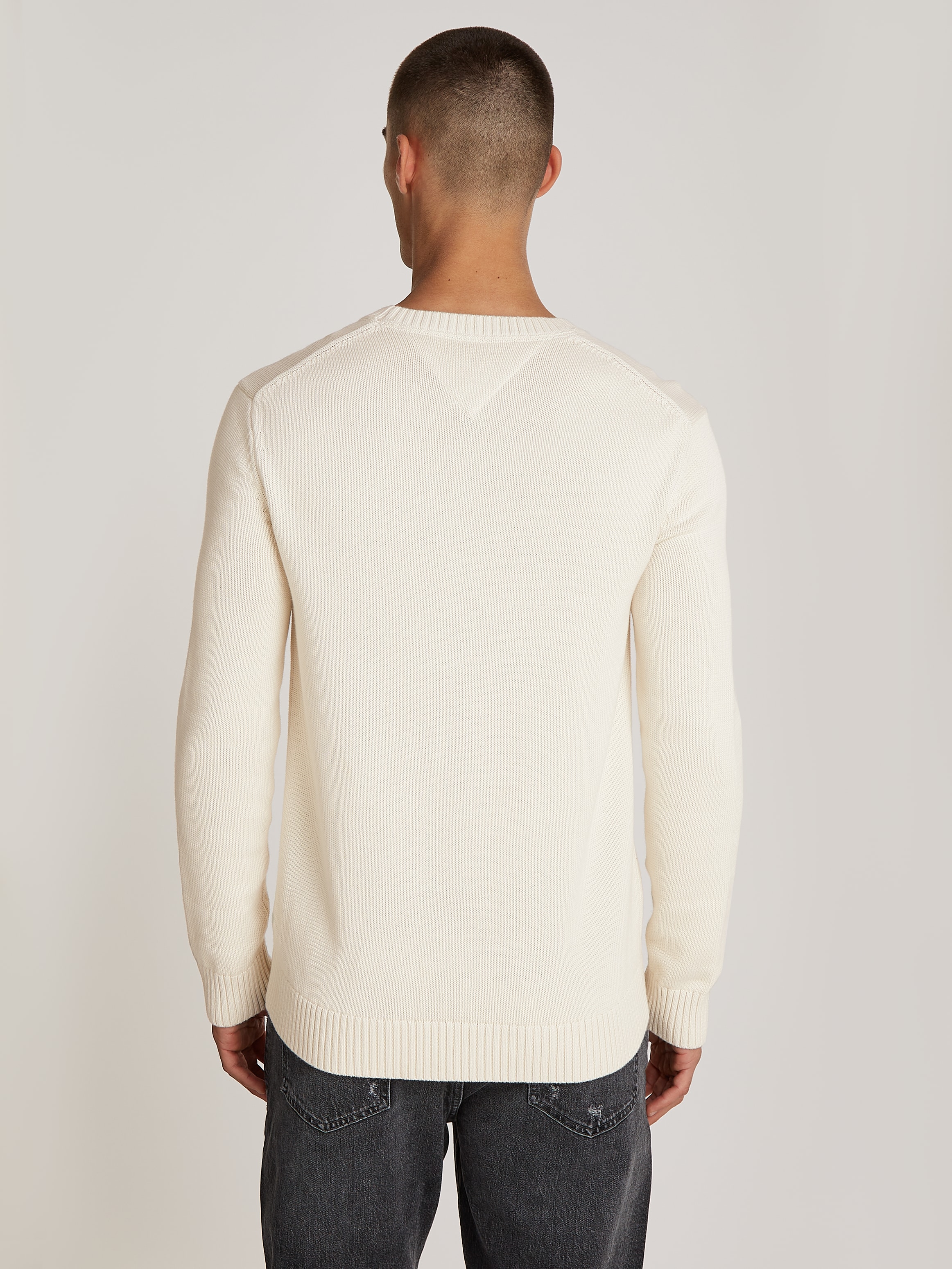 Tommy Jeans Strickpullover "TJM SLIM ESSNTLS C-NECK SWEATER", mit Markenlog günstig online kaufen