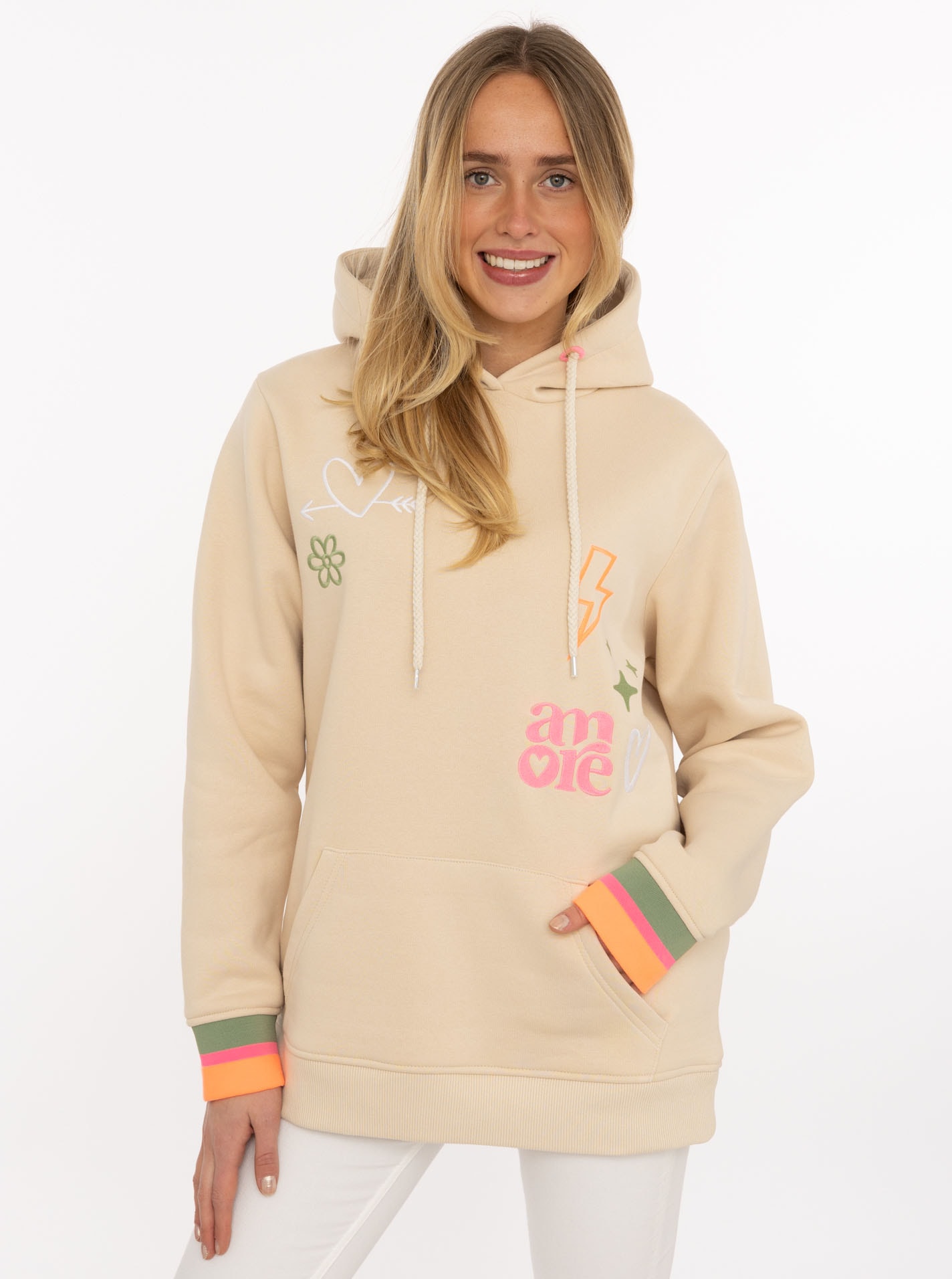 Zwillingsherz Hoodie ""Patches & Amore"", farbenfrohe Stickereien, Kapuze u günstig online kaufen