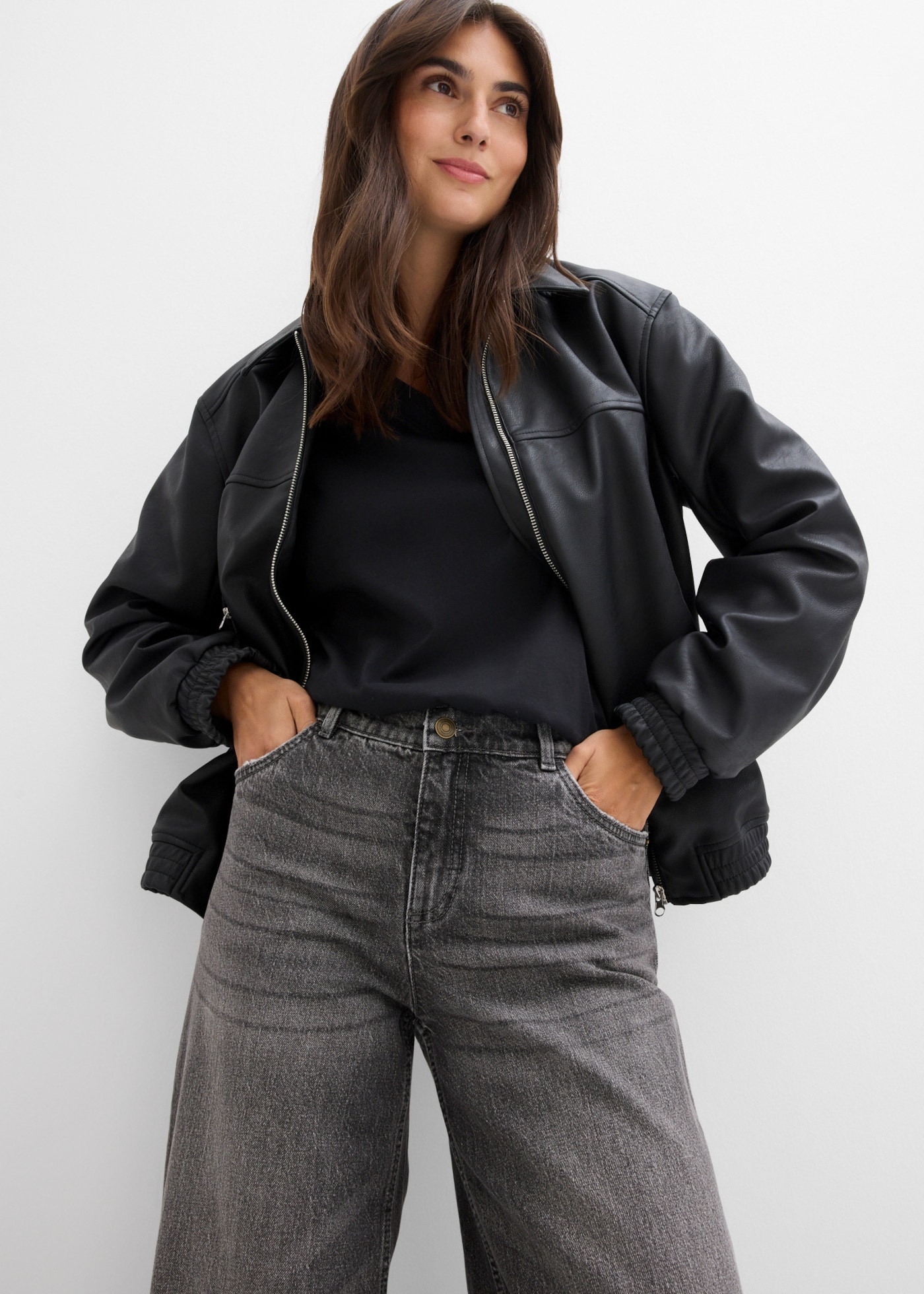 bonprix Weite Jeans mit mittlerem Bund, Loose Fit, sehr weite Silhouette